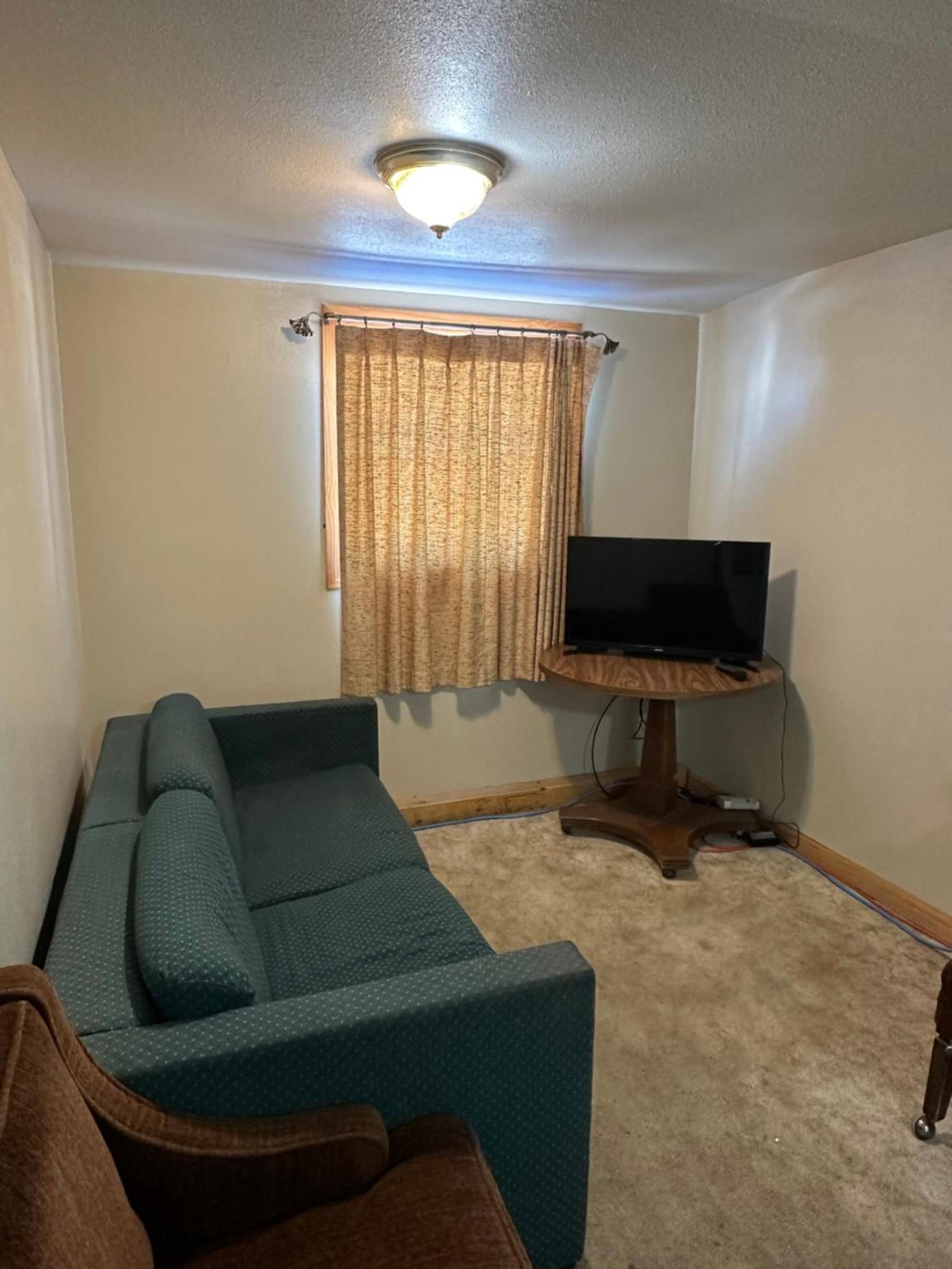 Sportsman Motel photo 16