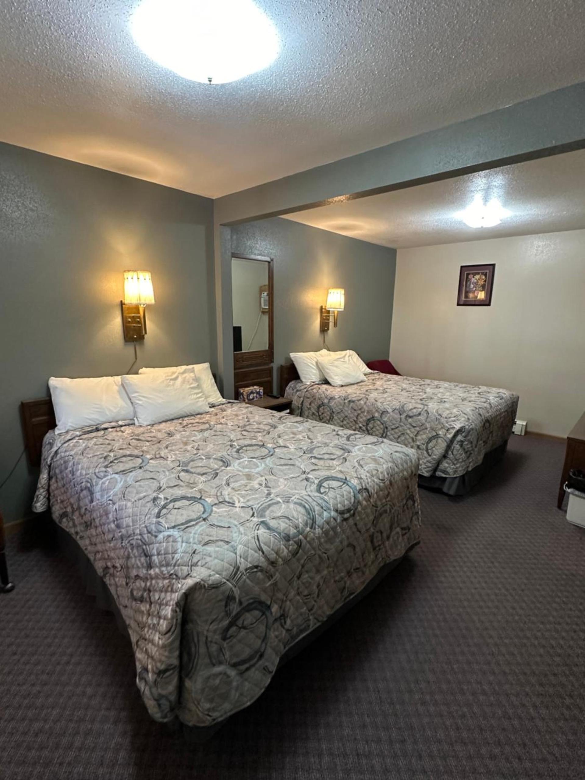Sportsman Motel photo 8