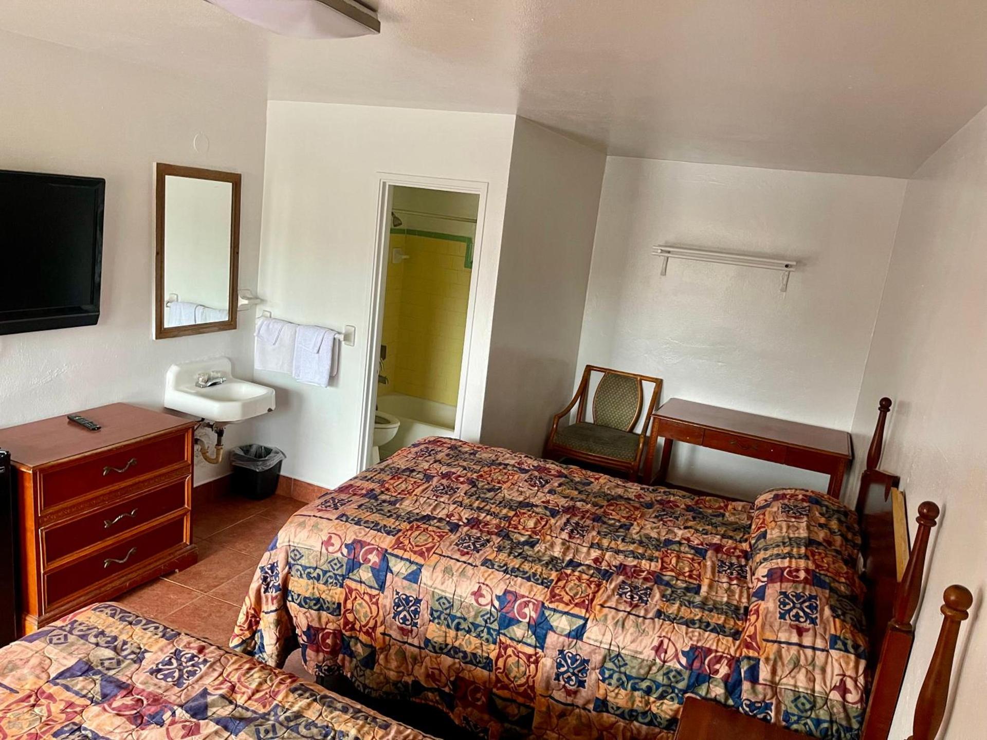 Downtown Motel photo 11