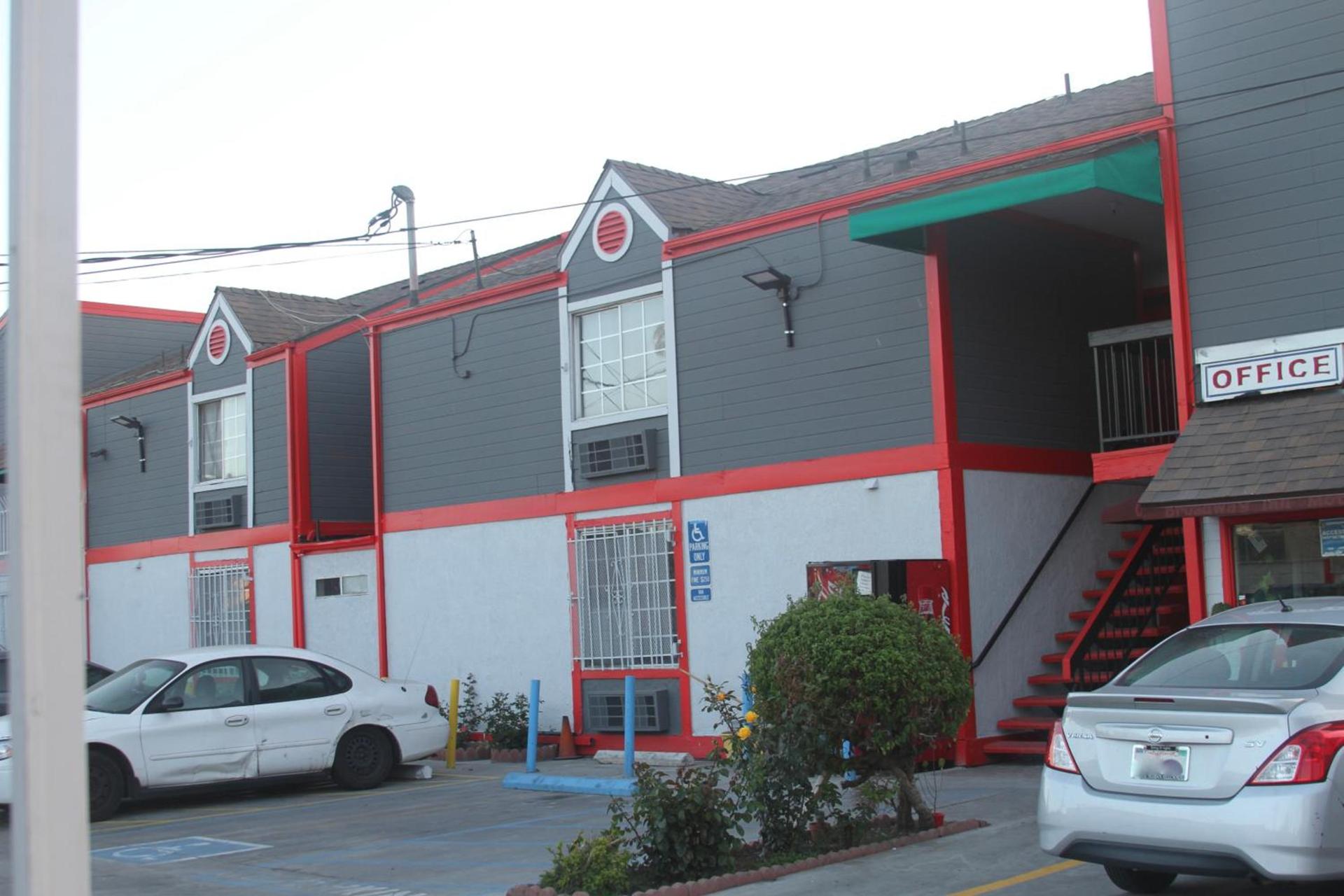 Broadway Inn Motel photo 18