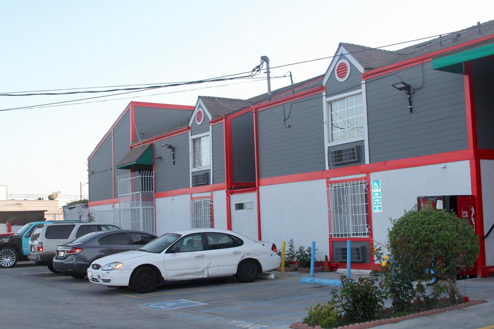 Broadway Inn Motel photo 17