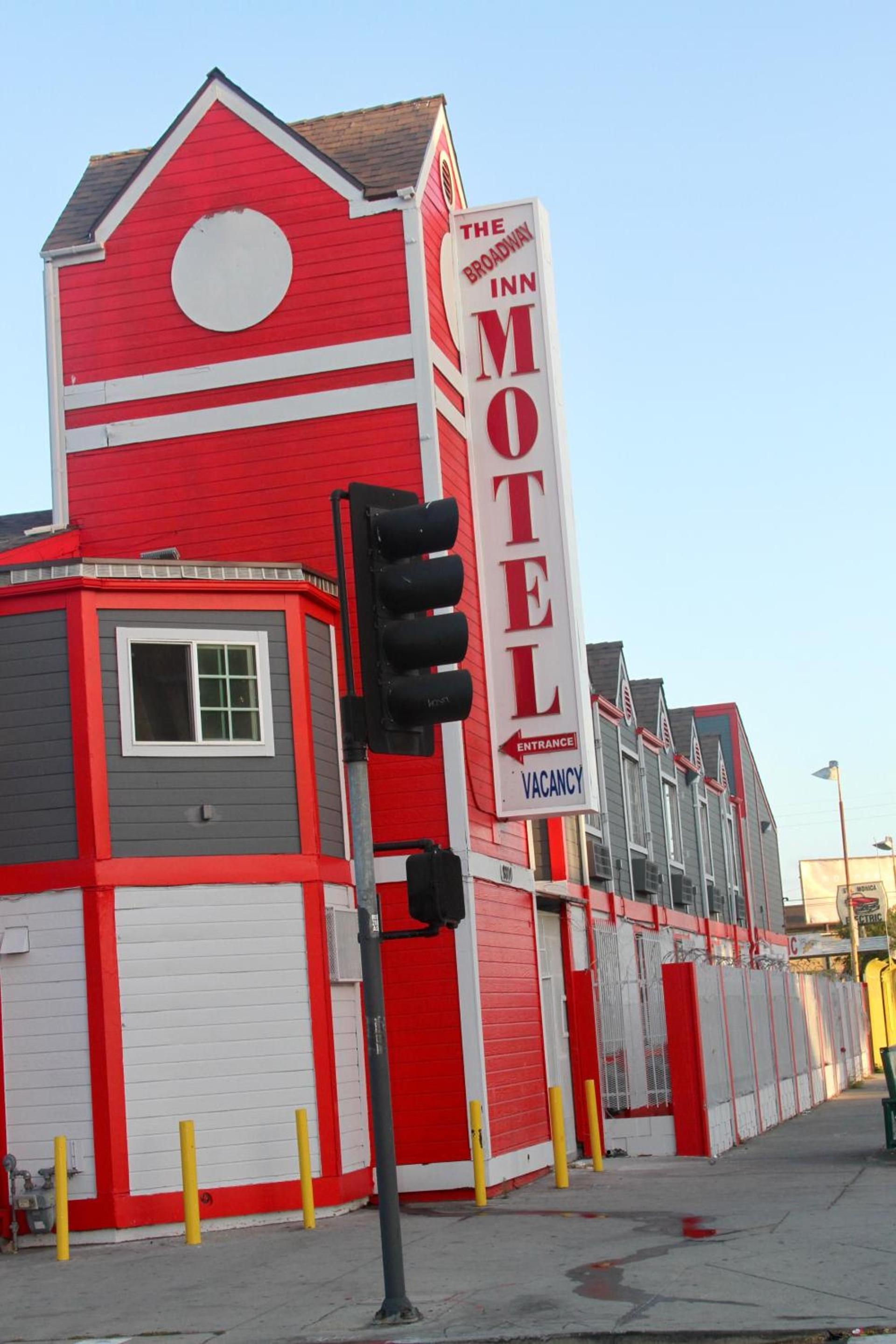 Broadway Inn Motel photo 16