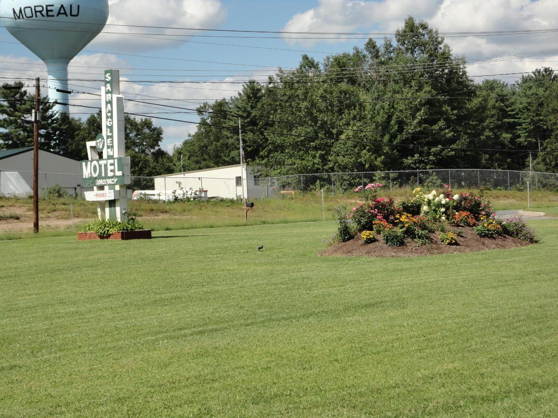 Sara Glen Motel - Saratoga Springs-Glens Falls photo 40