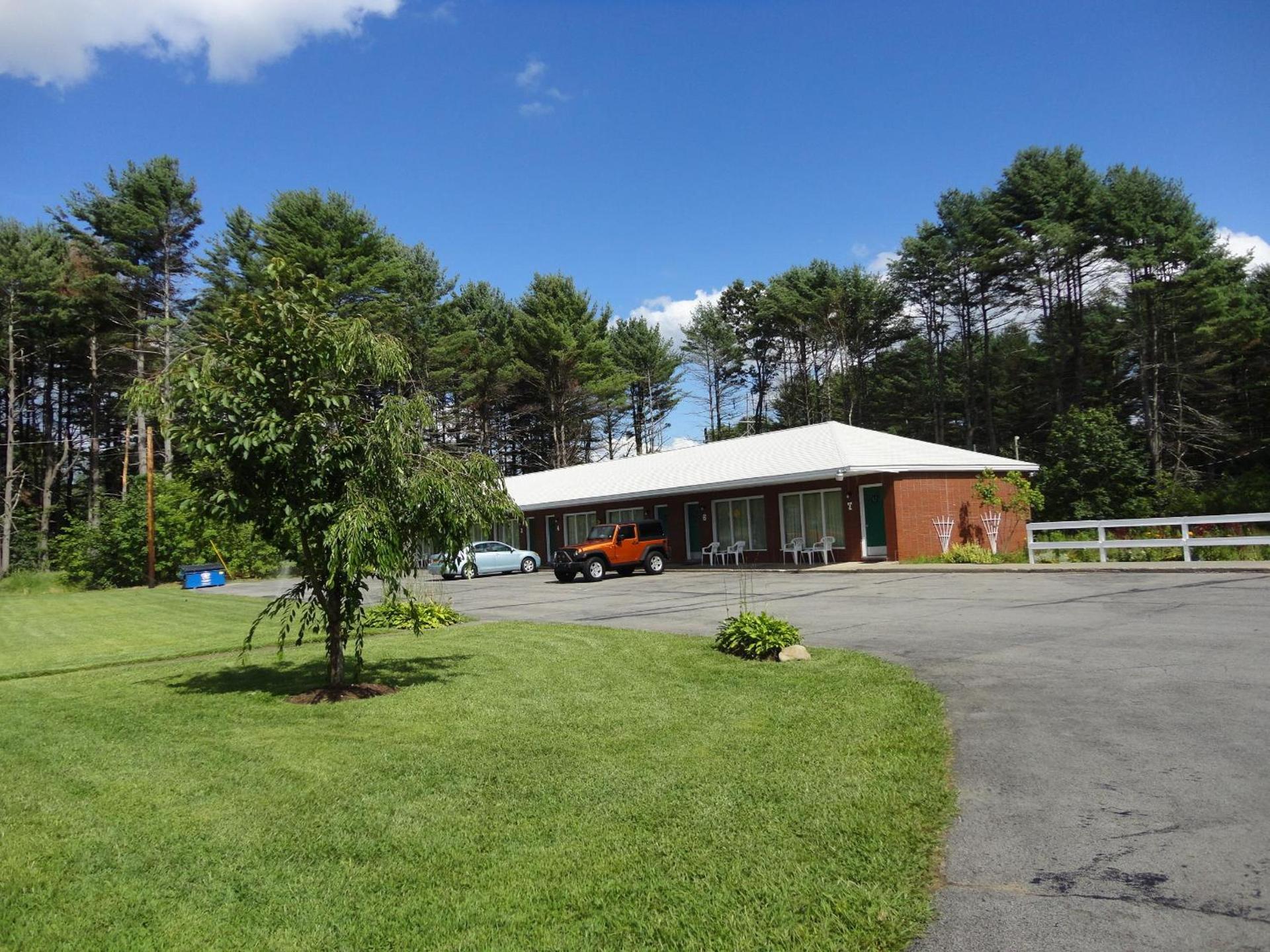 Sara Glen Motel - Saratoga Springs-Glens Falls photo 39