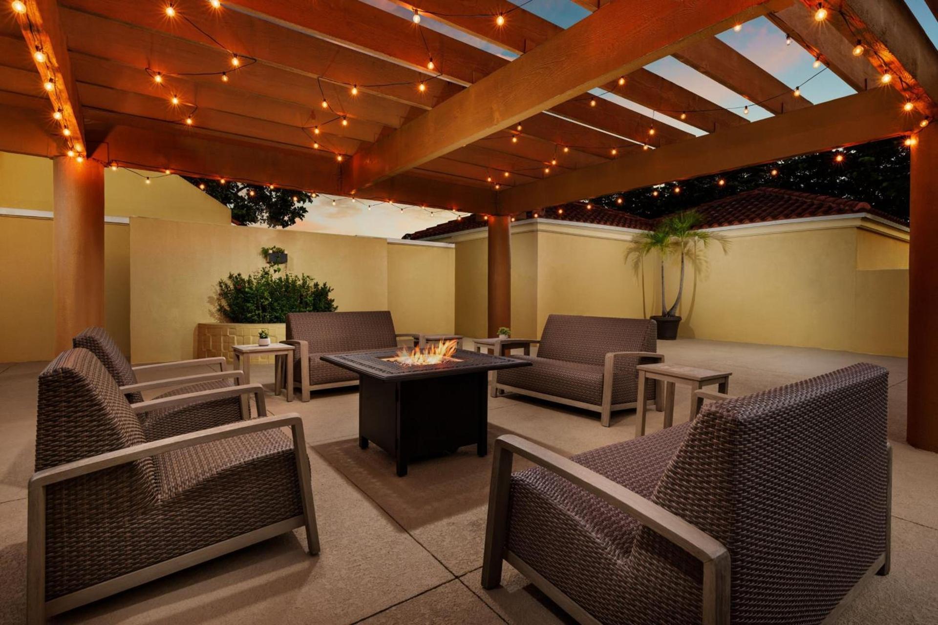 Courtyard by Marriott Fort Lauderdale North/Cypress Creek photo 29