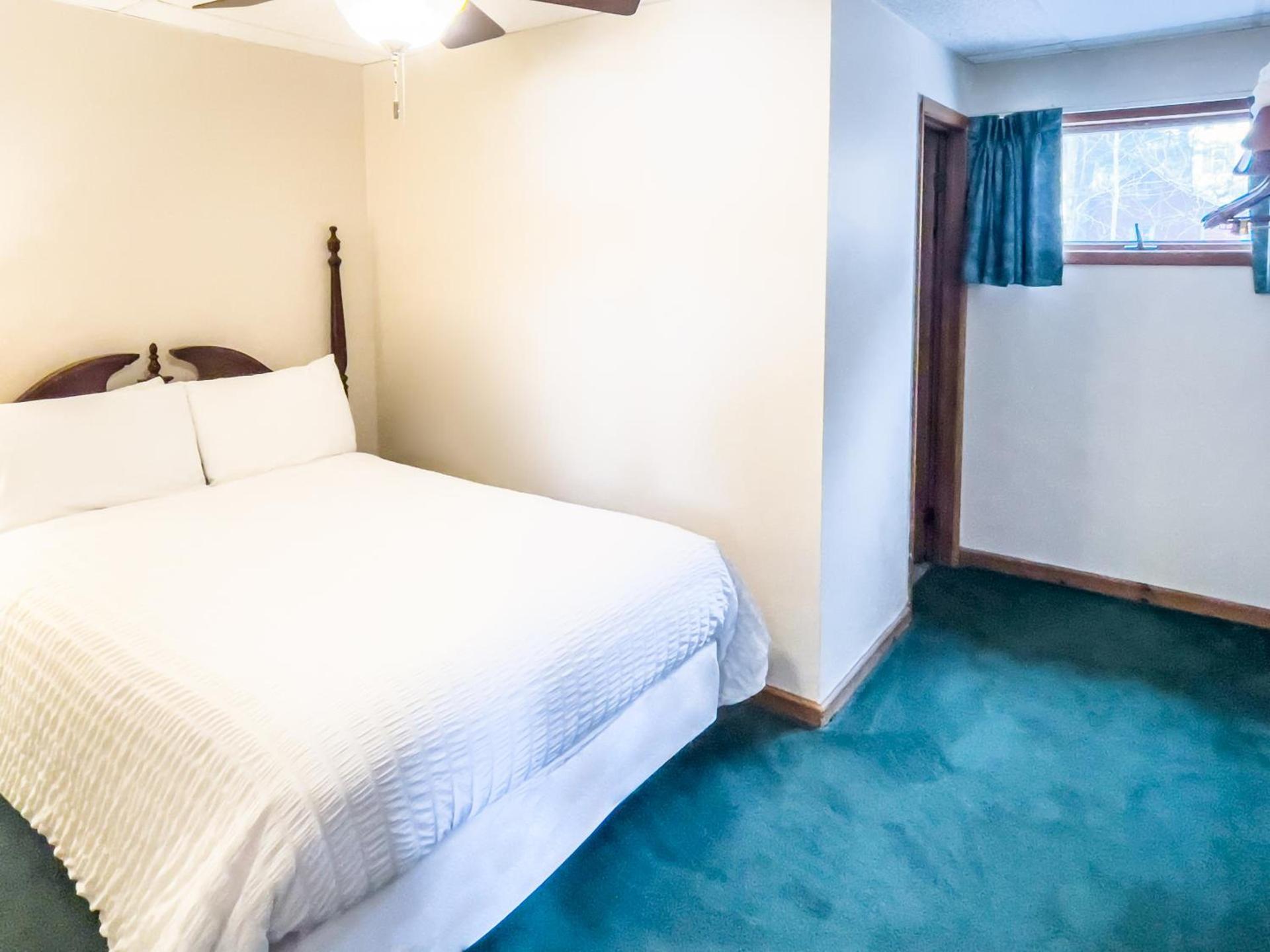 Sara Placid Inn & Suites photo 10