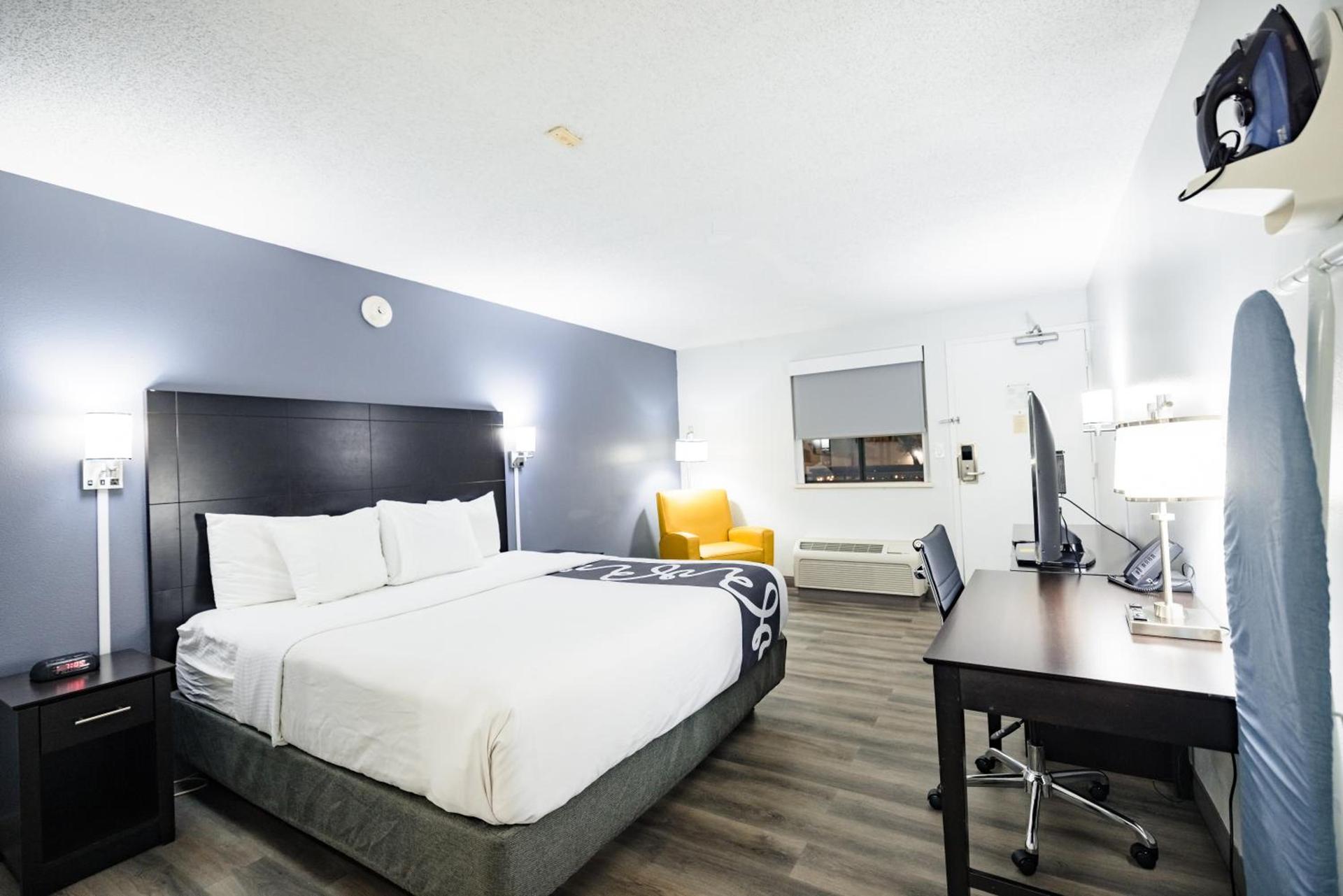 La Quinta Inn by Wyndham Tampa Near Busch Gardens photo 54