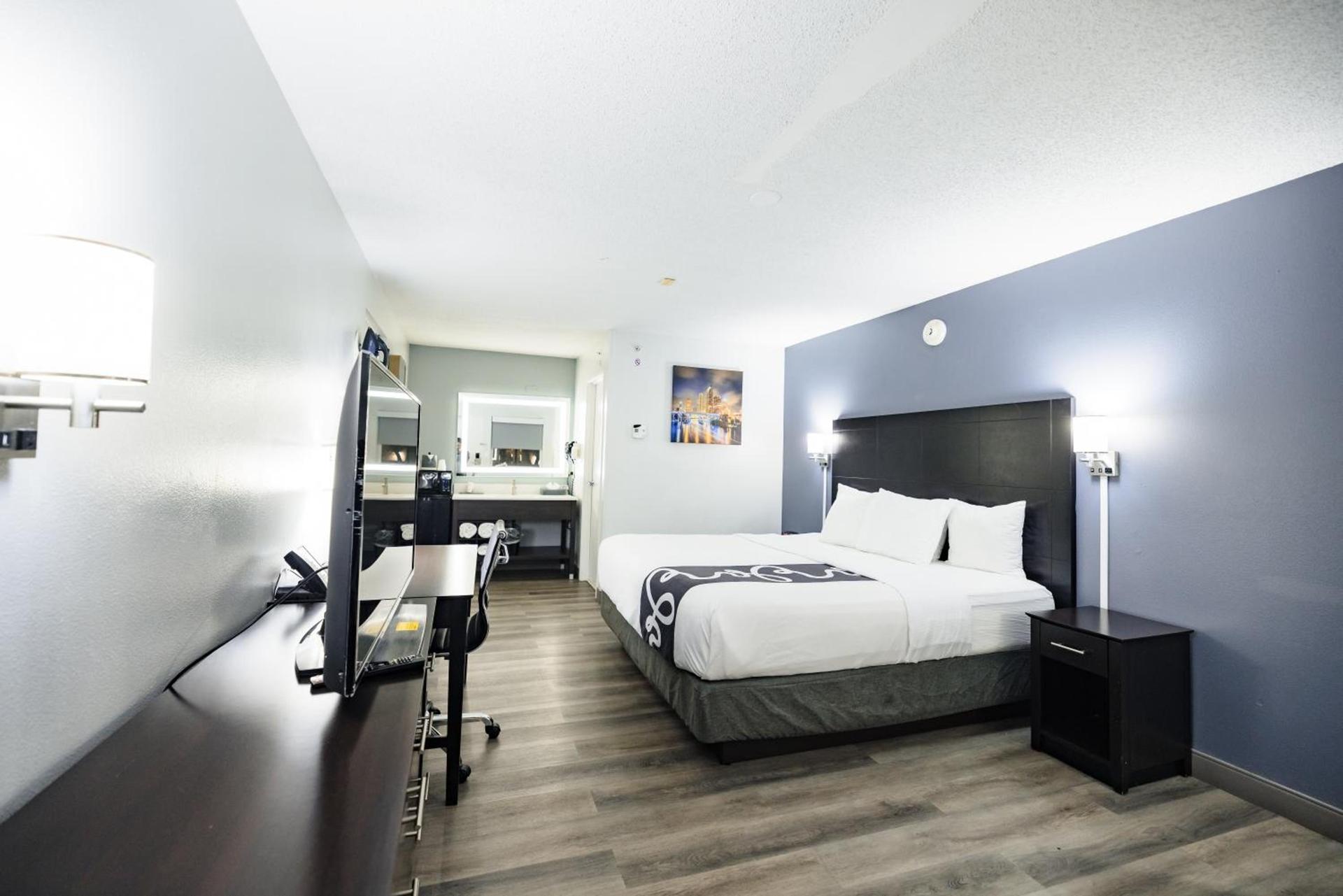 La Quinta Inn by Wyndham Tampa Near Busch Gardens photo 51