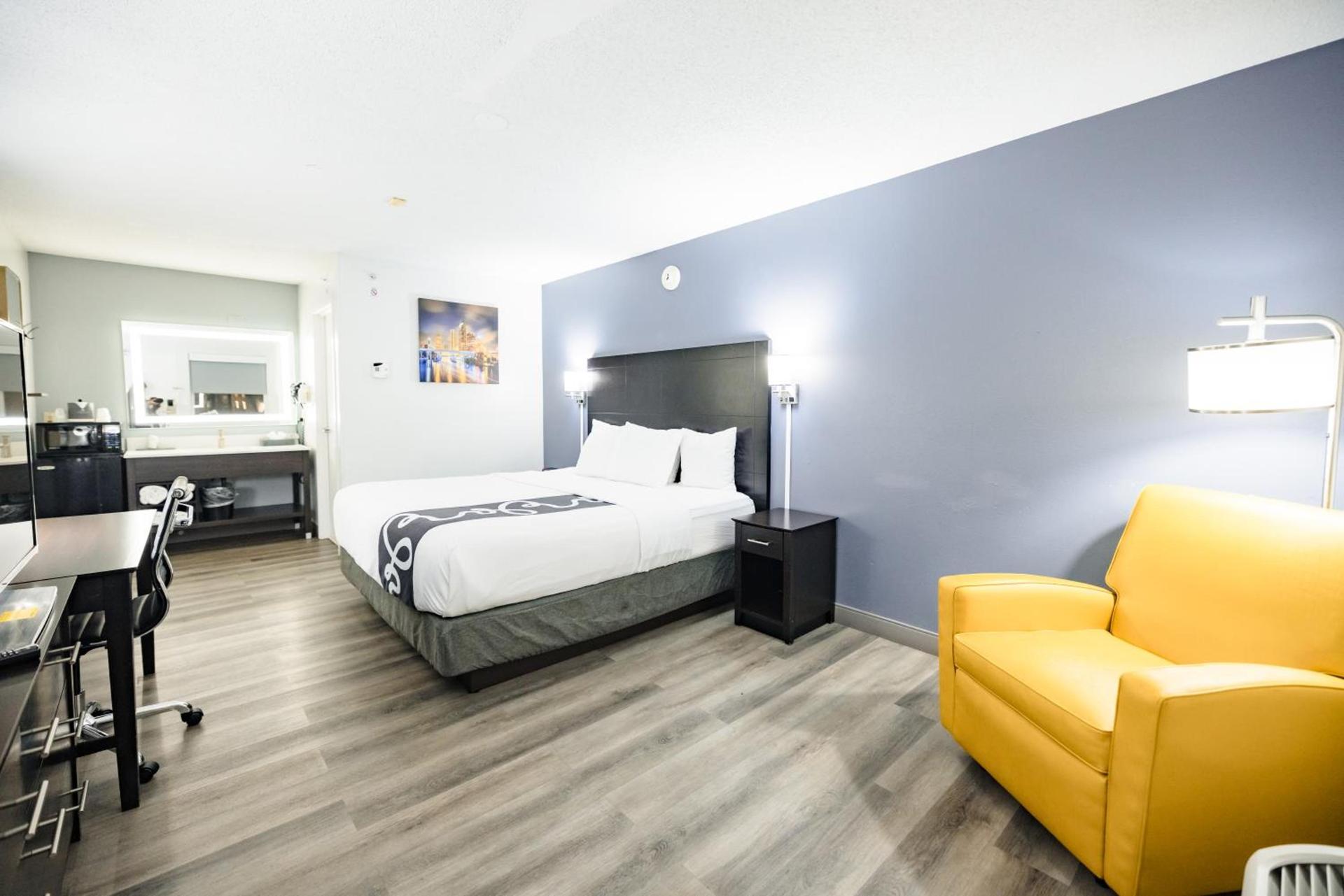 La Quinta Inn by Wyndham Tampa Near Busch Gardens photo 52
