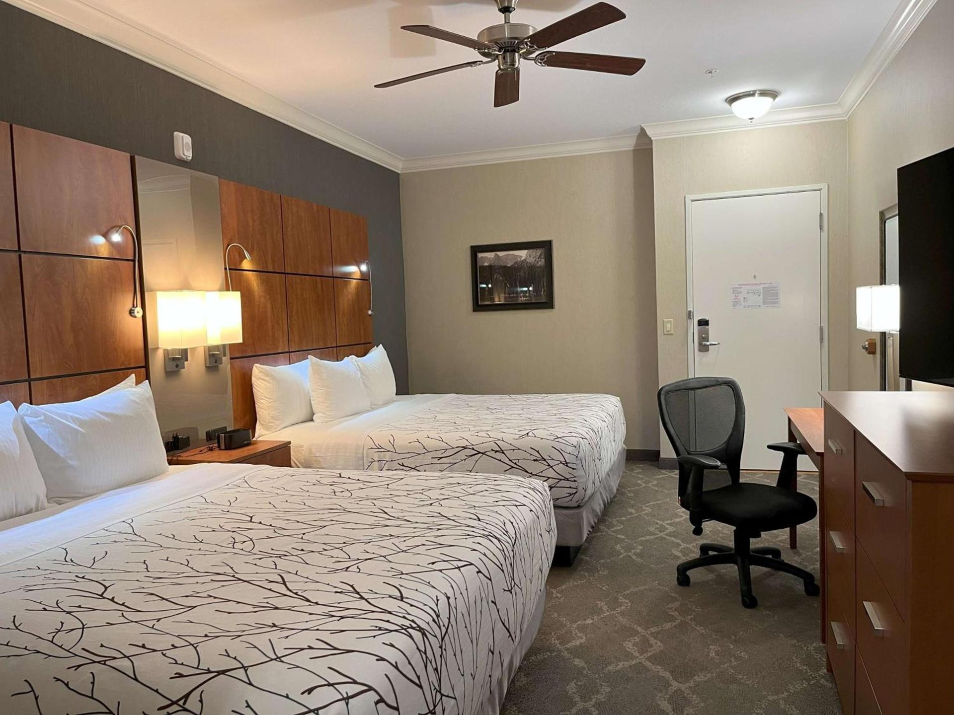 Best Western Plus Silver Saddle Inn photo 35