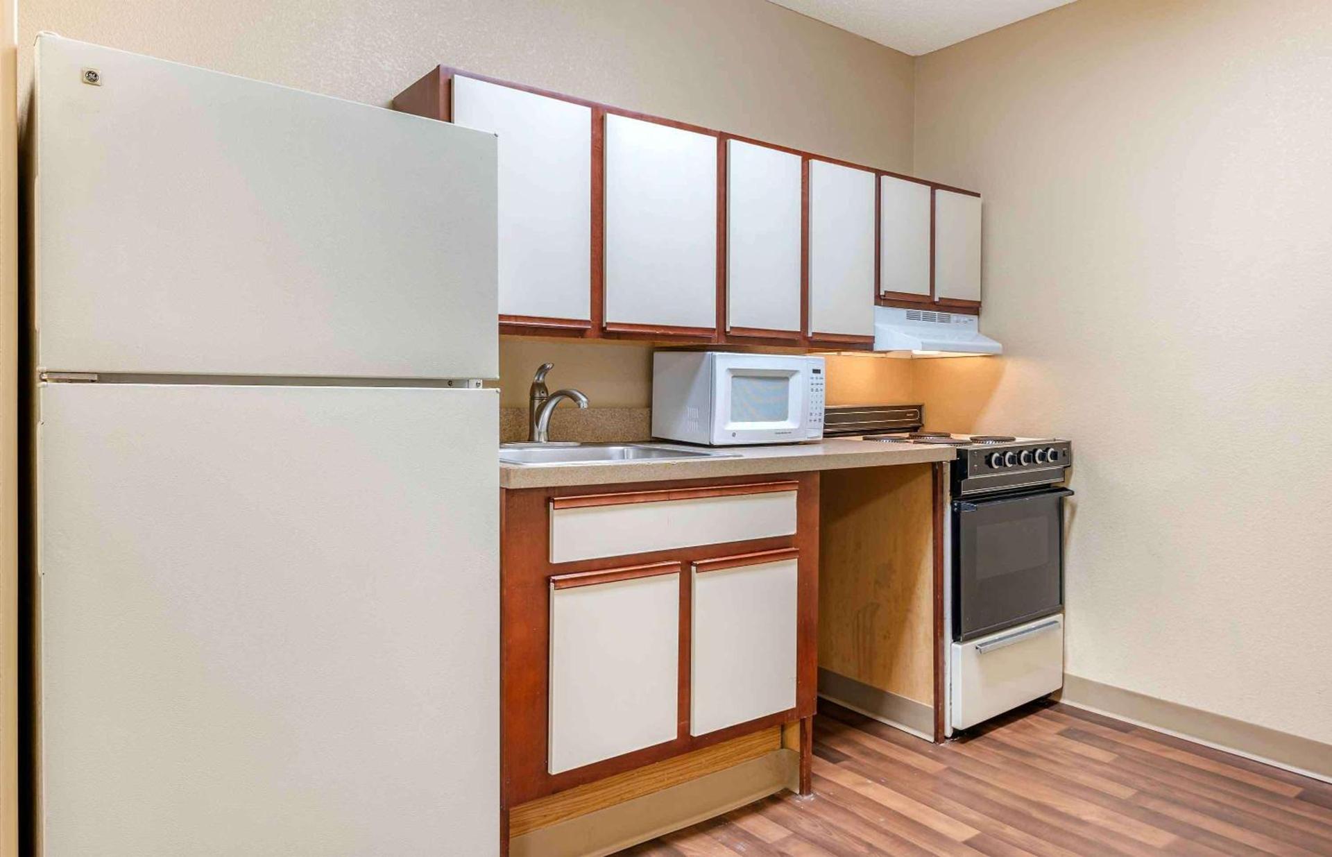 Studio 6 Extended Stay Florence KY - Meijer Dr Cincinnati photo 2