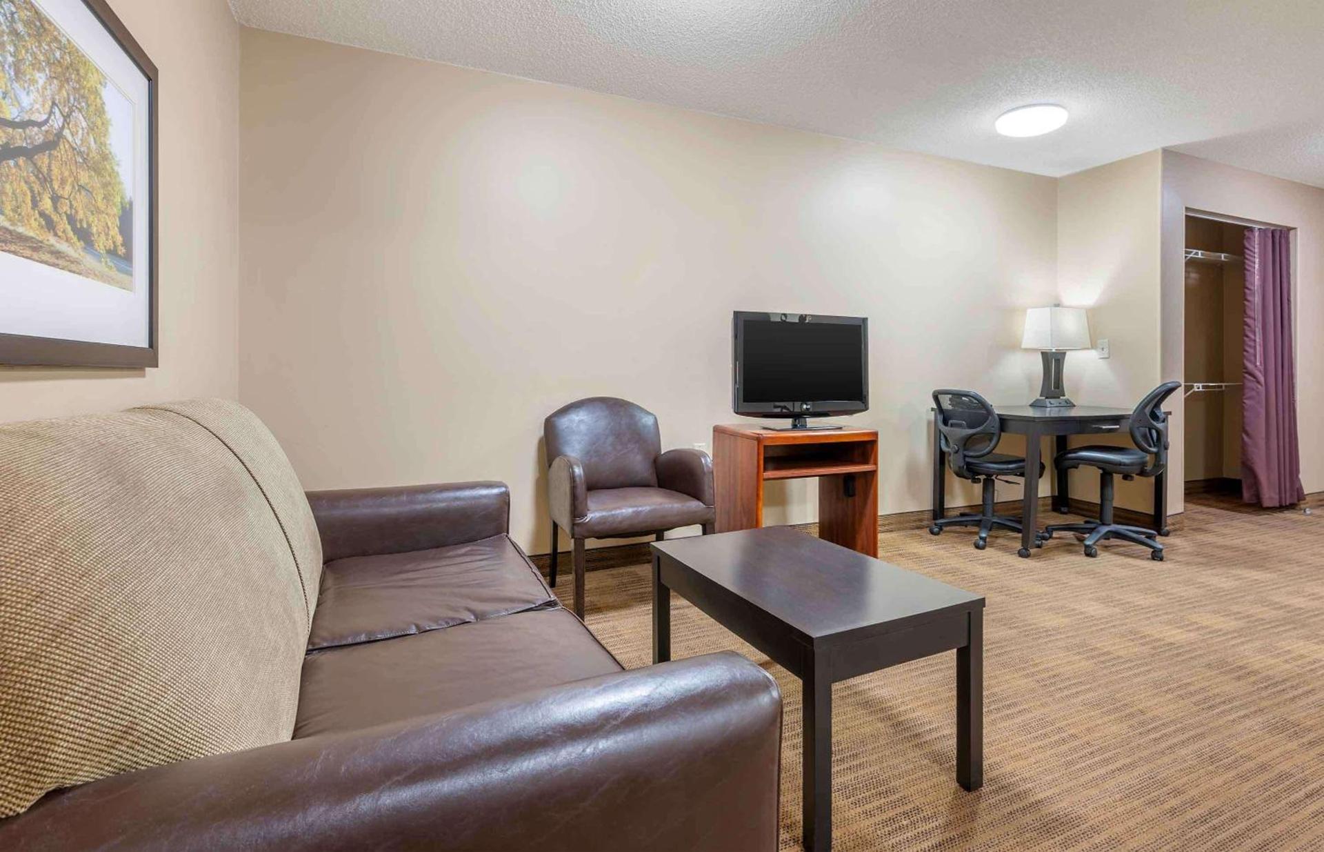 Studio 6 Extended Stay Florence KY - Meijer Dr Cincinnati photo 5