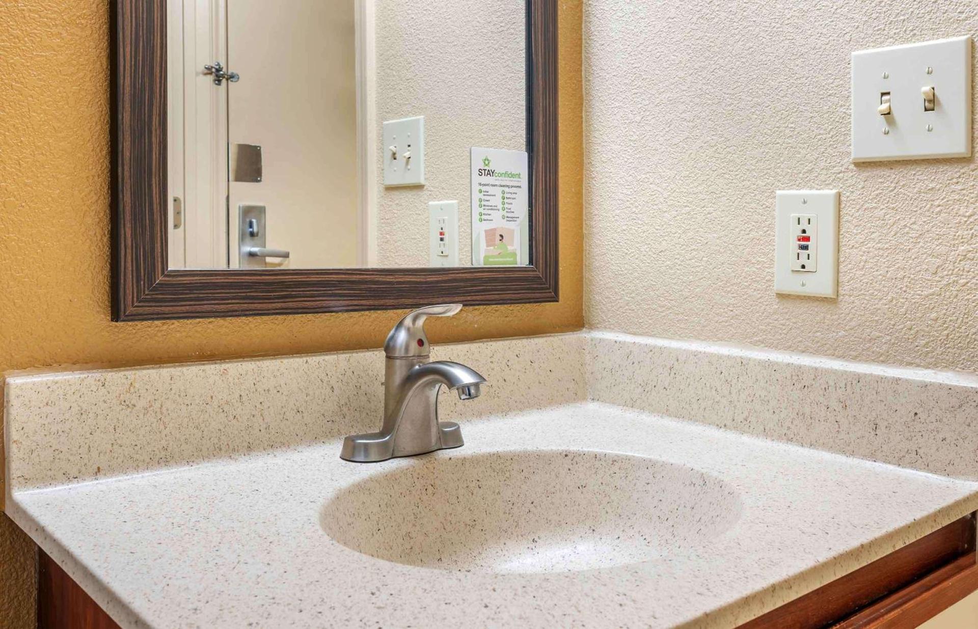 Studio 6 Extended Stay Florence KY - Meijer Dr Cincinnati photo 12
