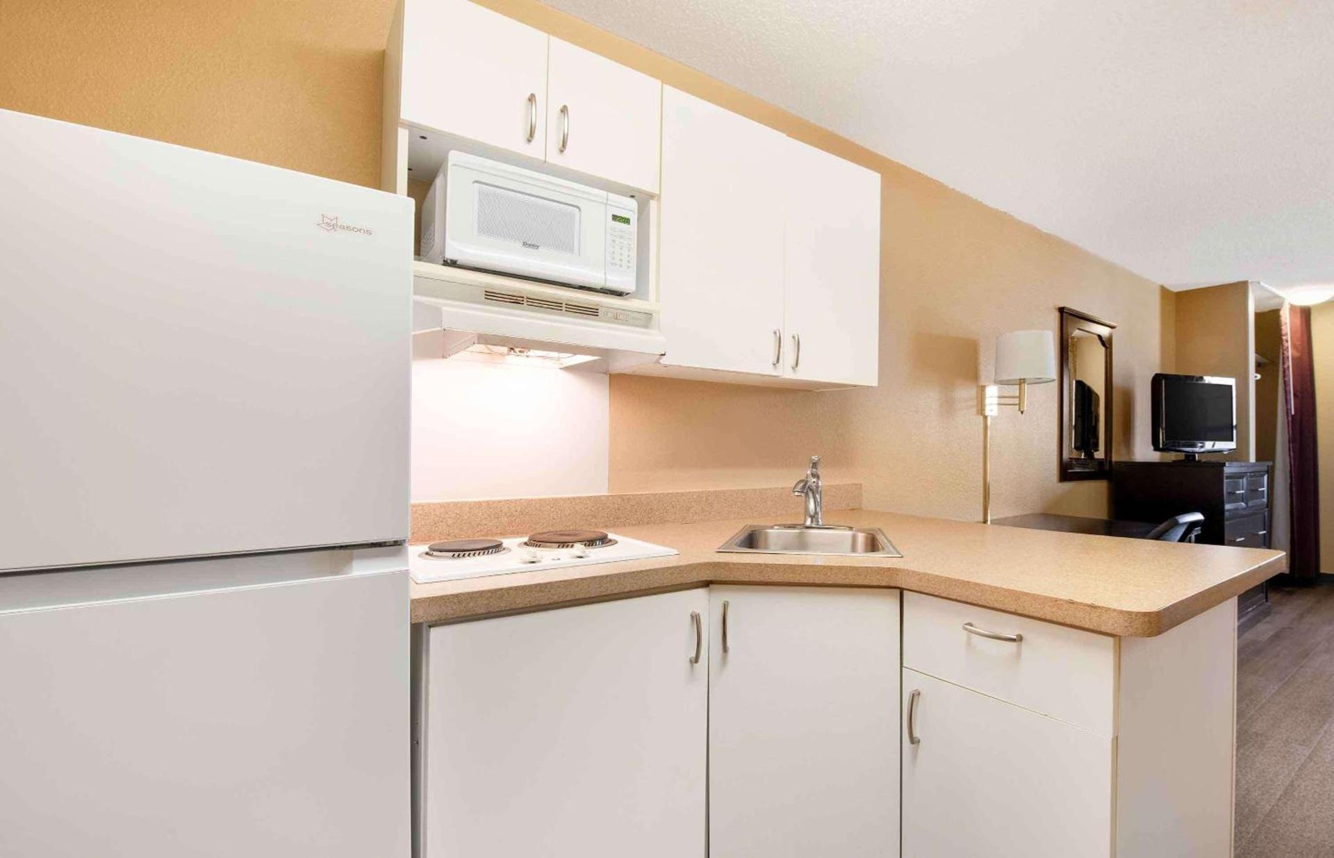 Extended Stay America Suites - Minneapolis - Maple Grove photo 16