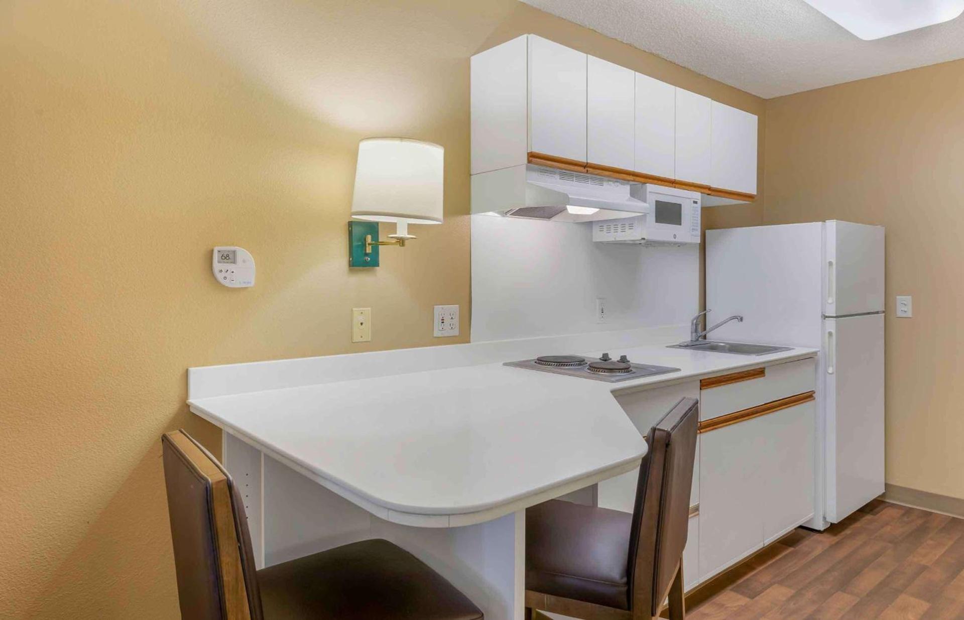 Extended Stay America Suites - Auburn Hills - University Drive photo 13