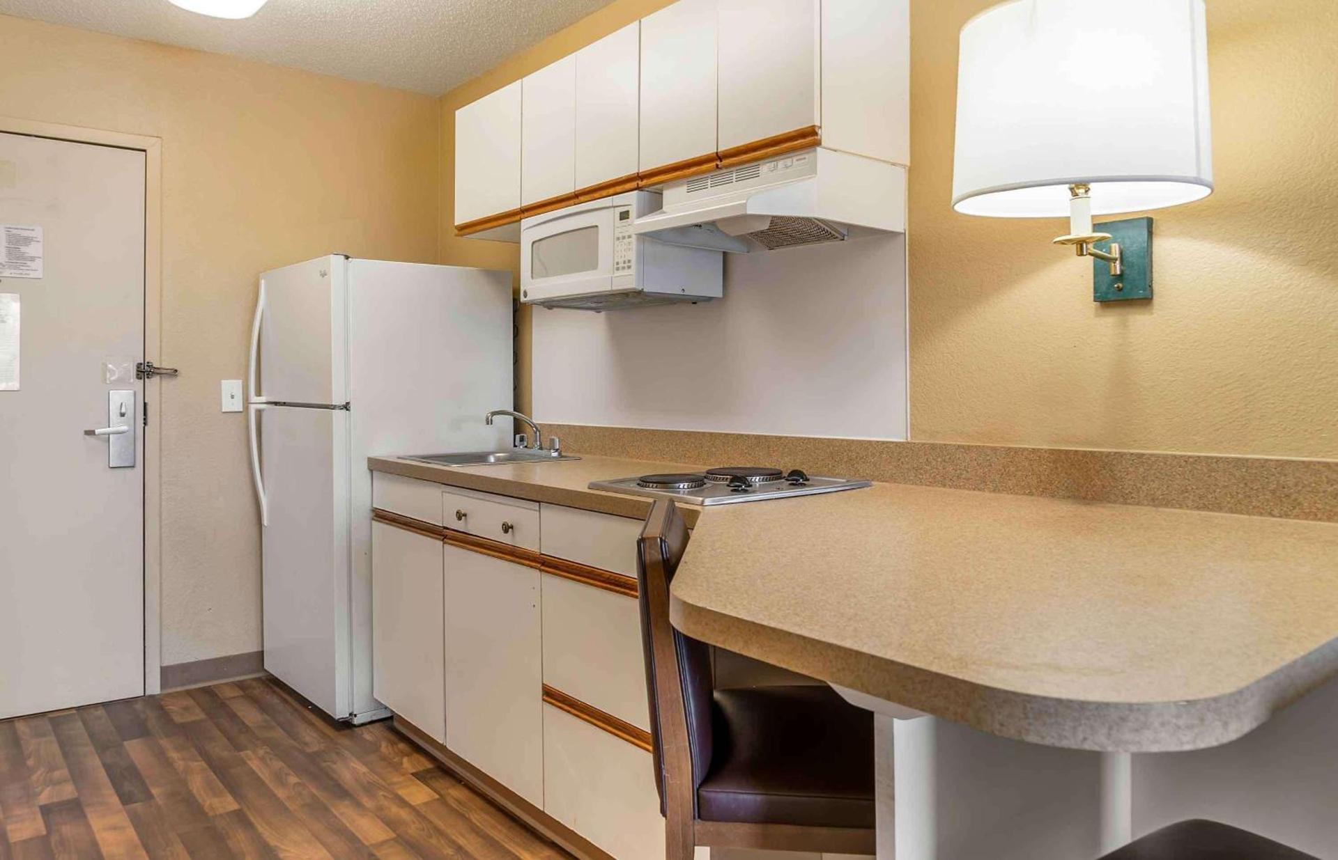 Extended Stay America Suites - Auburn Hills - University Drive photo 21