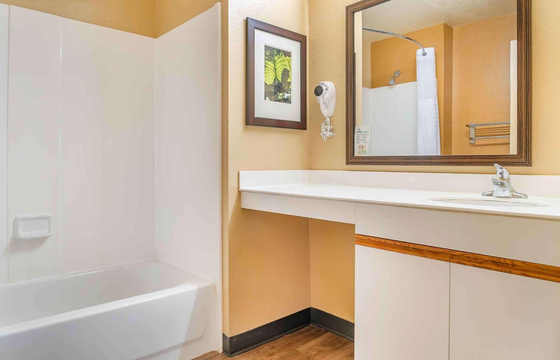 Extended Stay America Suites - Auburn Hills - University Drive photo 28