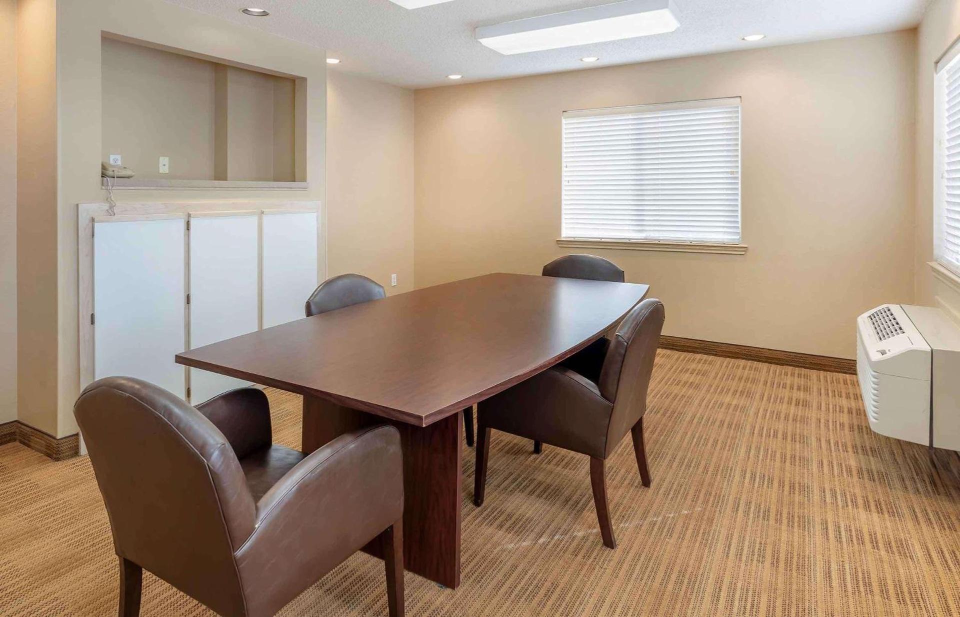 Hawthorn Extended Stay by Wyndham DFW Airport North photo 49