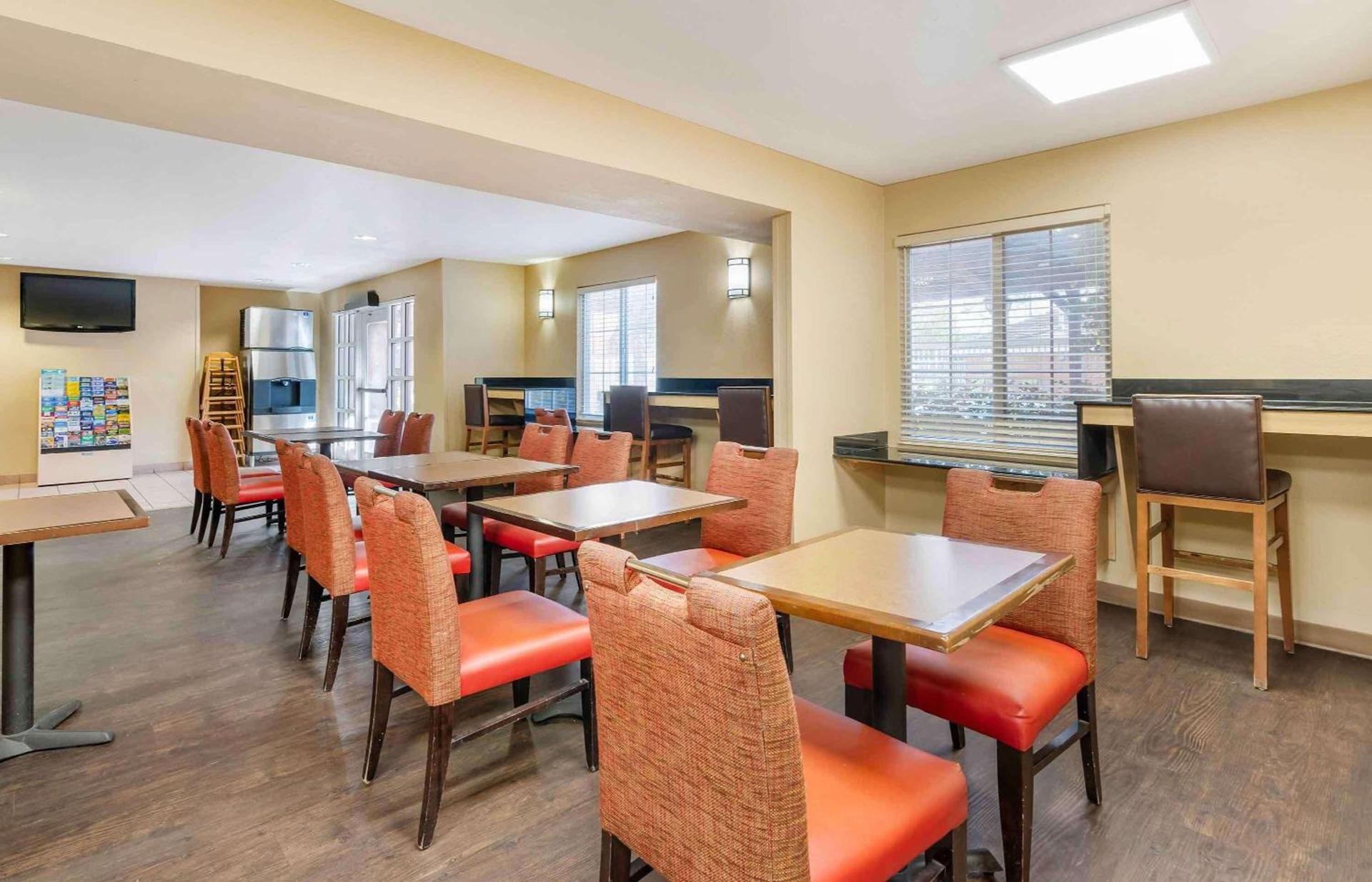 Extended Stay America Suites - Orlando - Lake Buena Vista photo 11