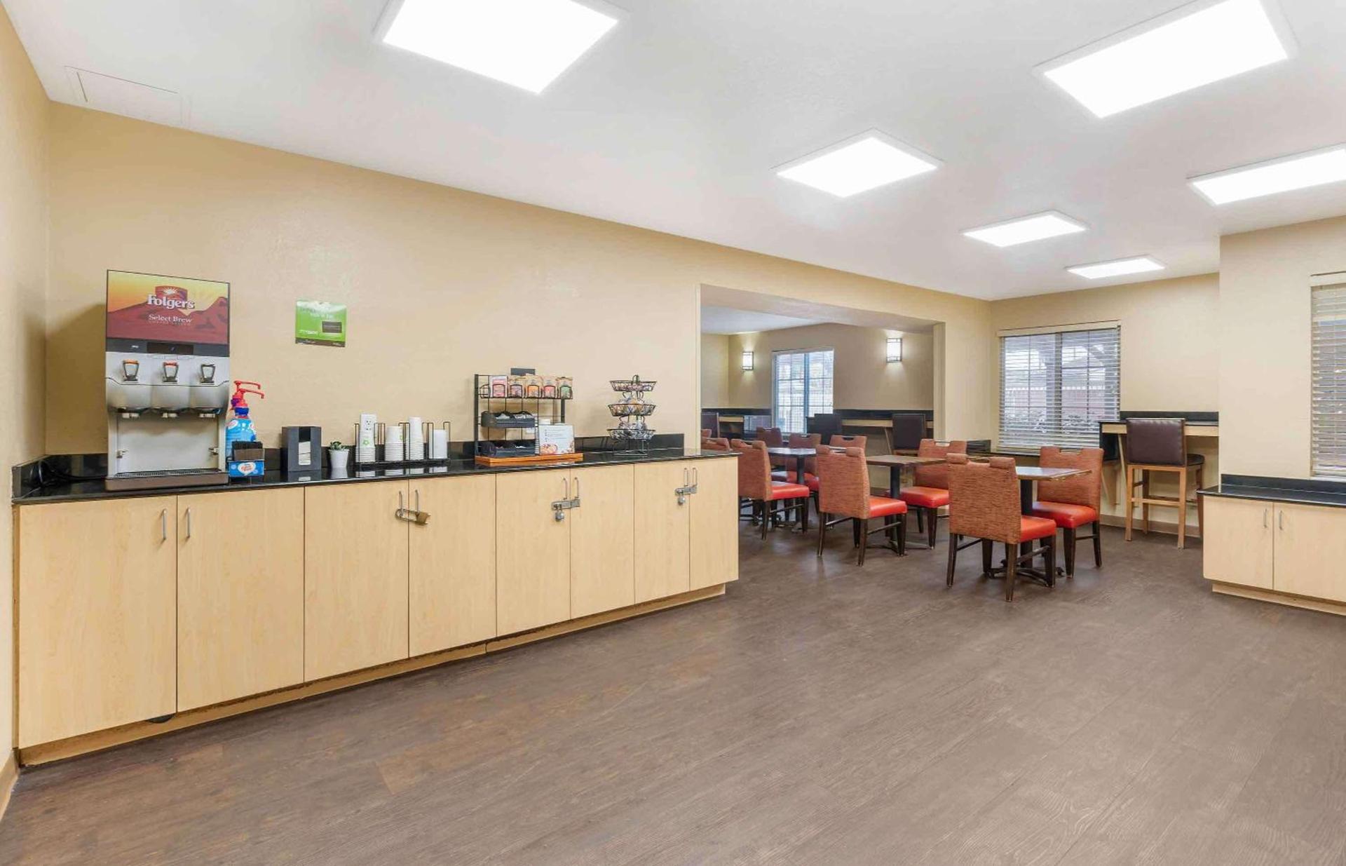Extended Stay America Suites - Orlando - Lake Buena Vista photo 12