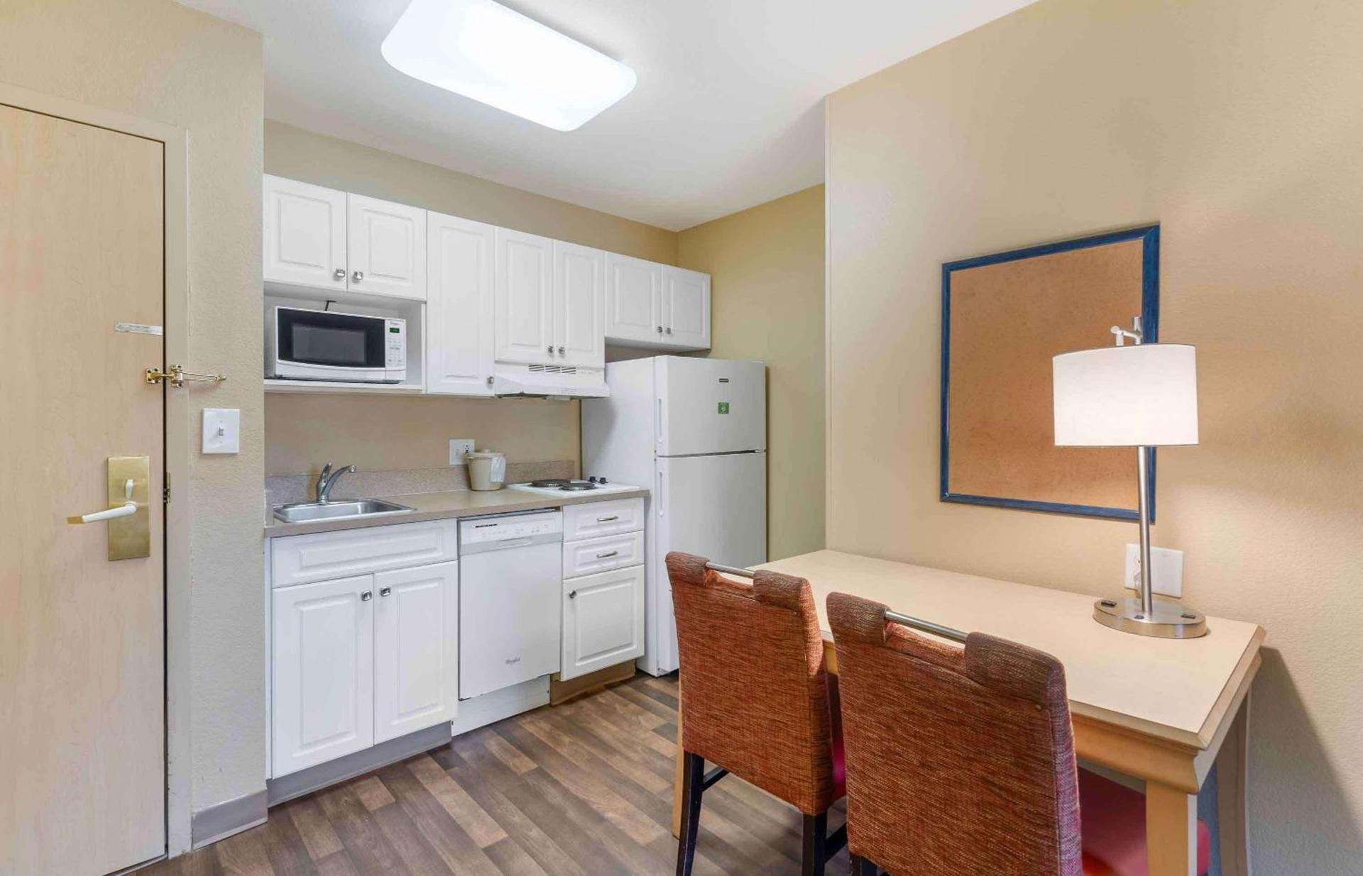 Extended Stay America Suites - Orlando - Lake Buena Vista photo 16