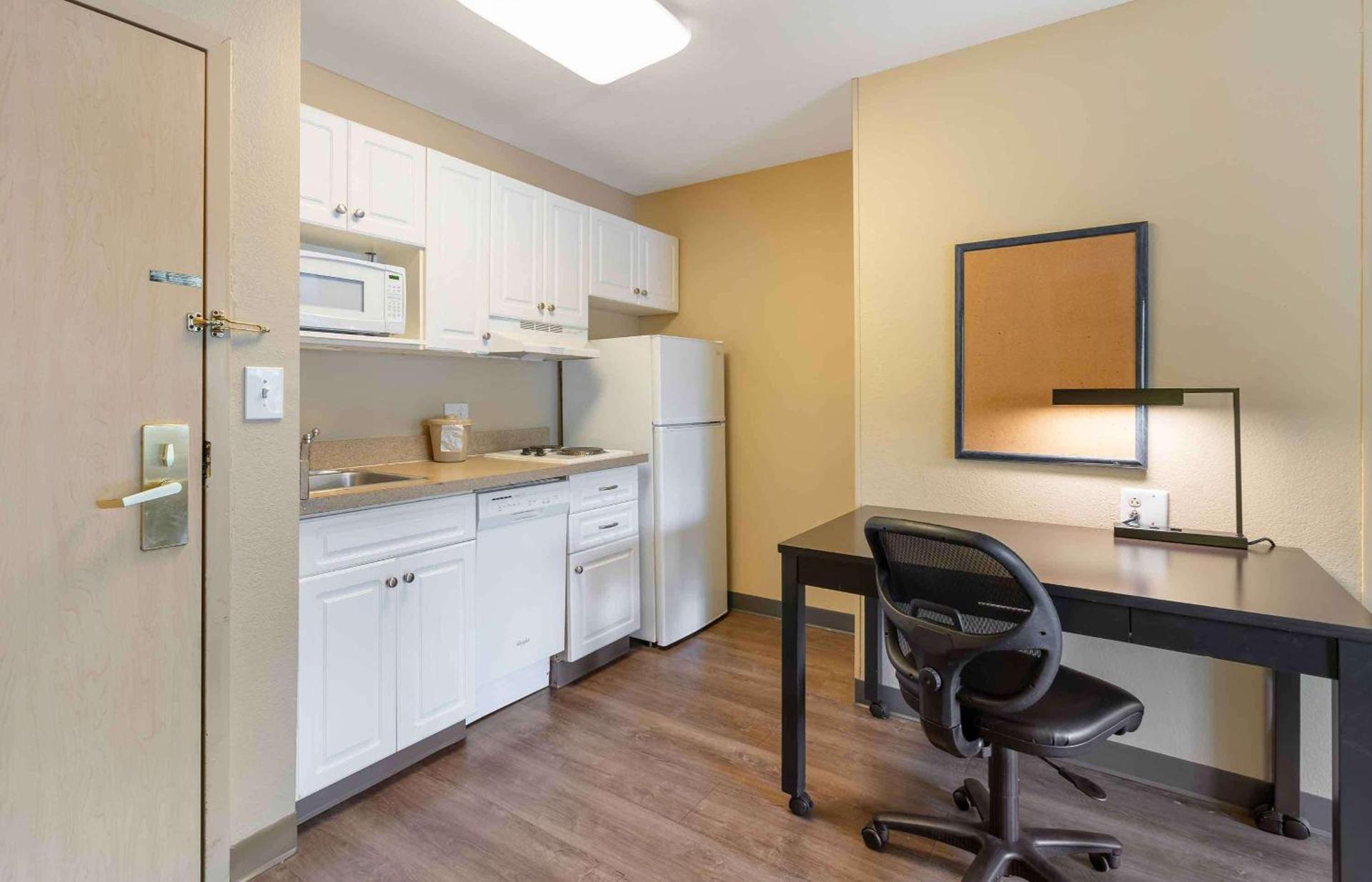 Extended Stay America Suites - Orlando - Lake Buena Vista photo 20