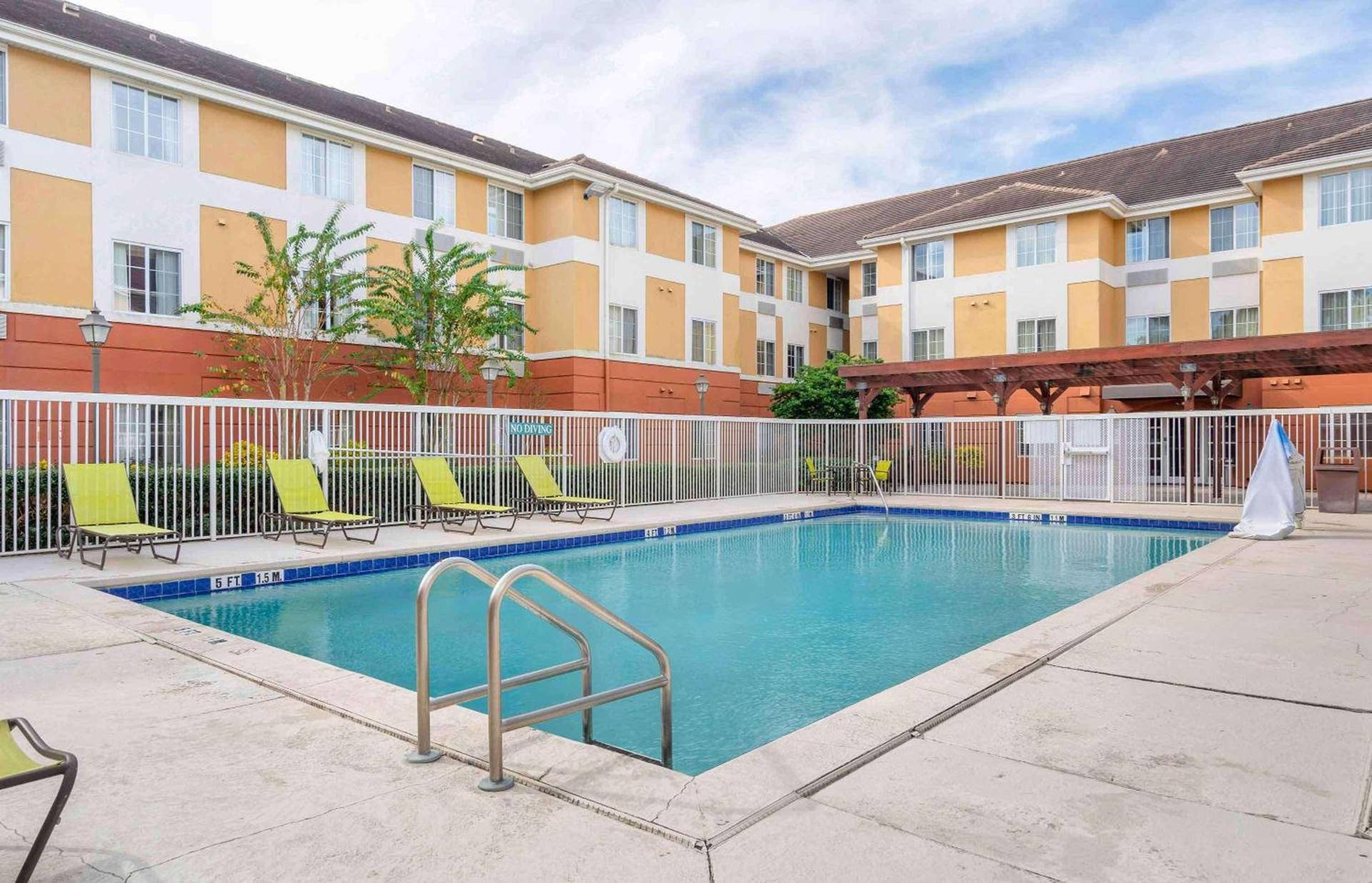 Extended Stay America Suites - Orlando - Lake Buena Vista photo 29