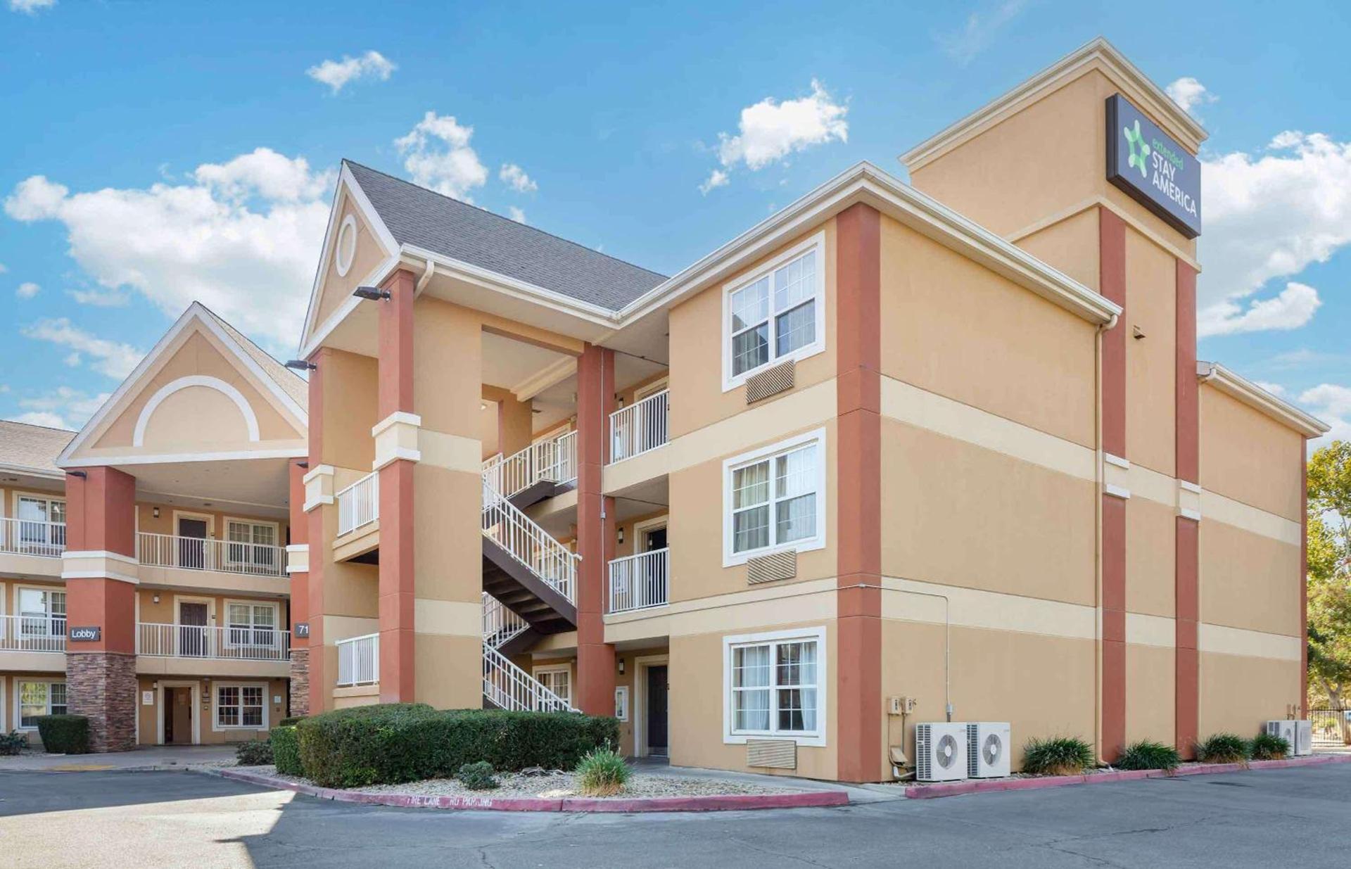 Studio 6 Suites Fresno North CA photo 1