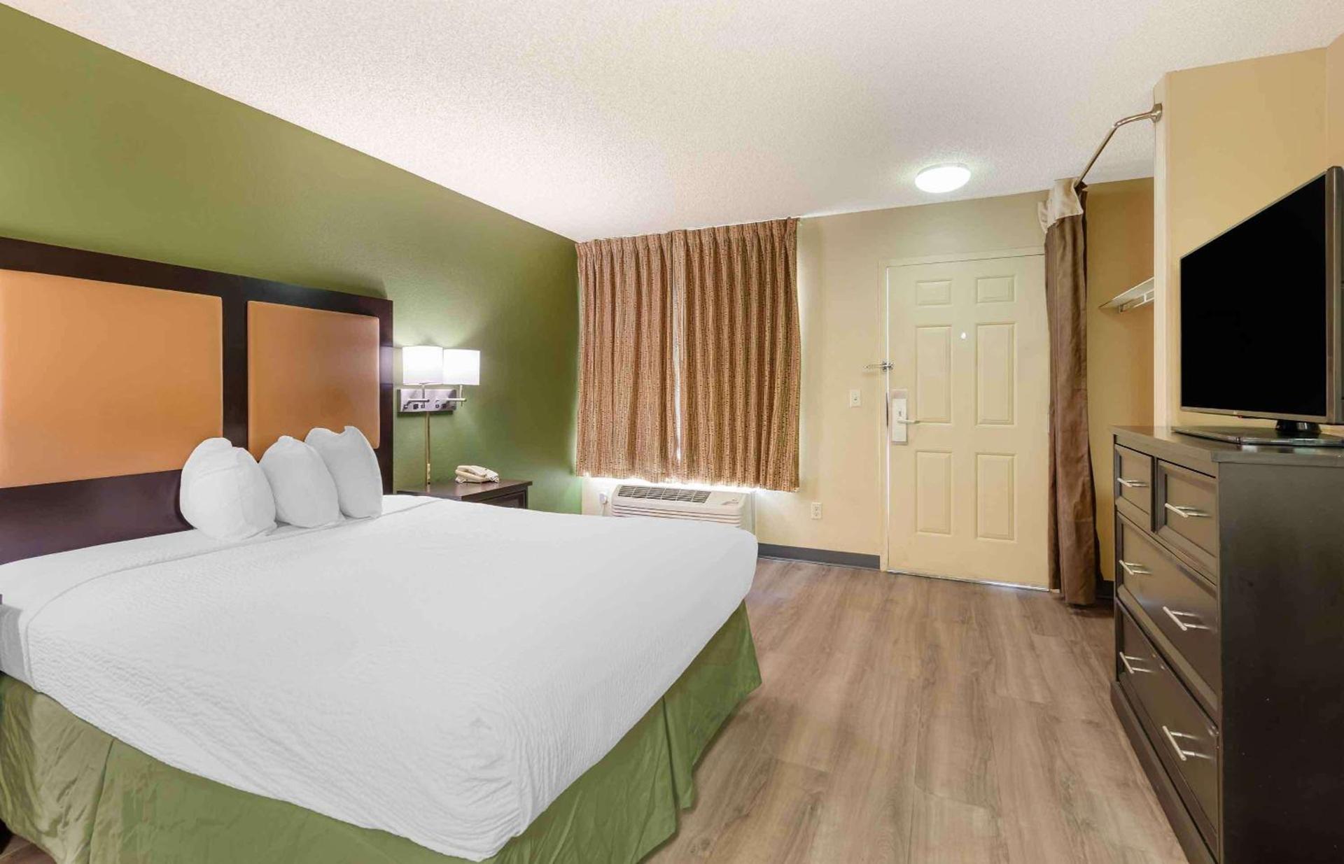 Studio 6 Suites Fresno North CA photo 9