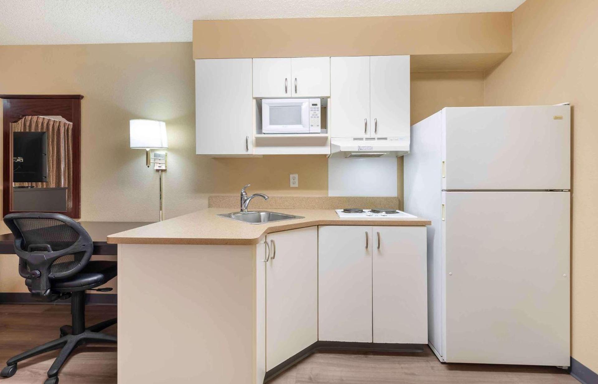 Studio 6 Suites Fresno North CA photo 11
