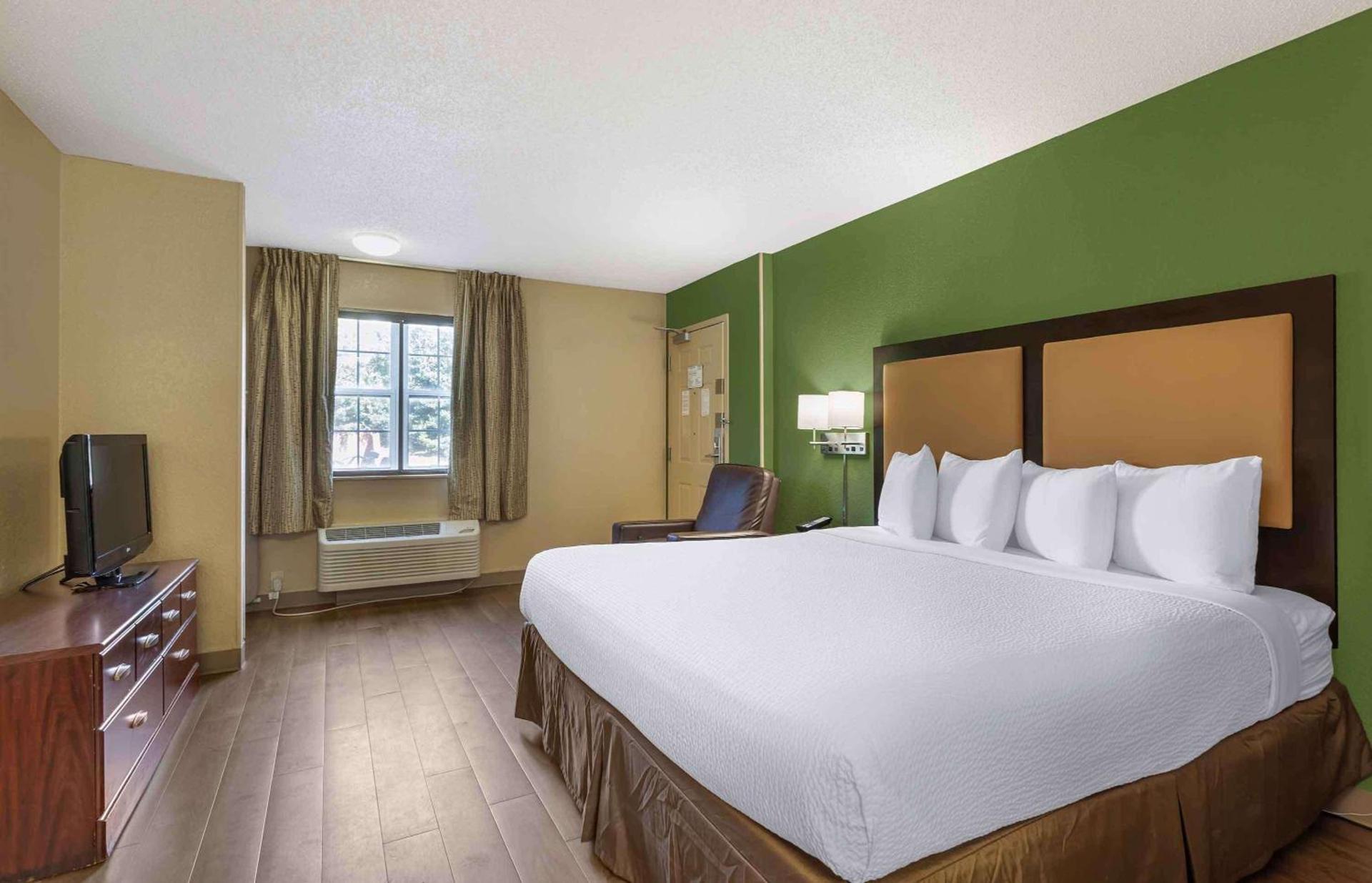 Studio 6 Suites Fresno North CA photo 21