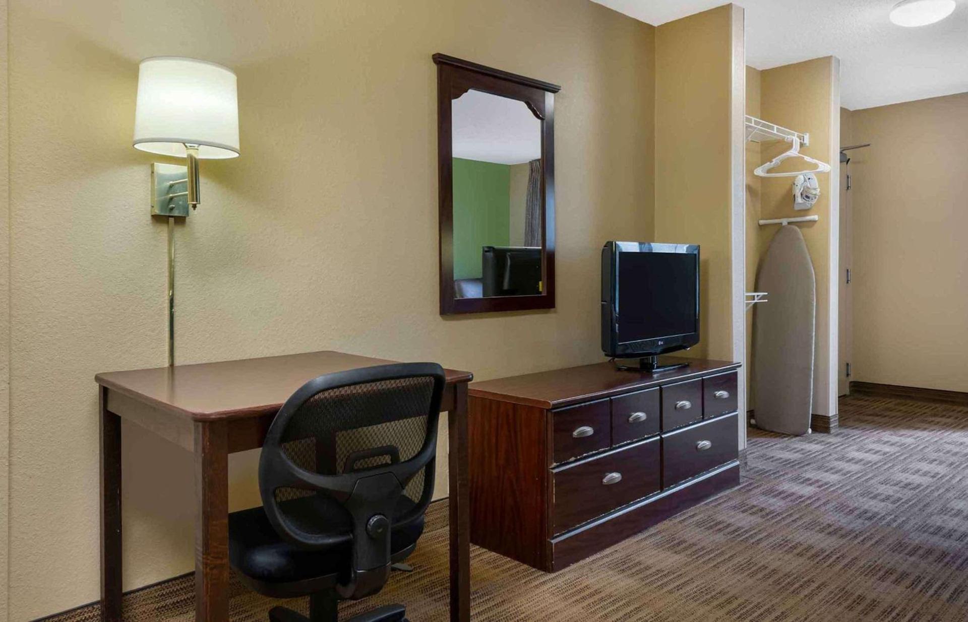 Studio 6 Suites Fresno North CA photo 22