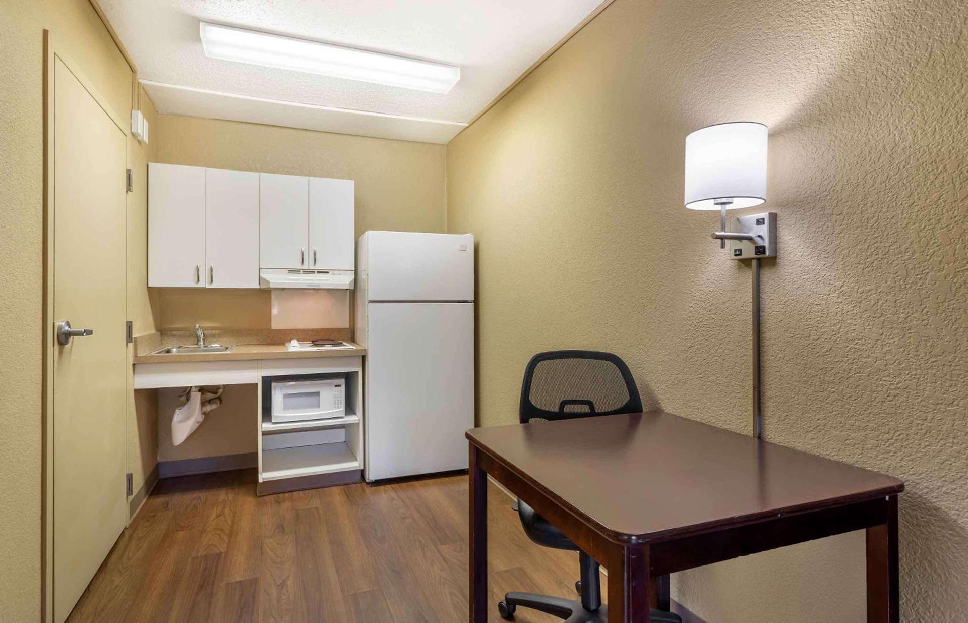Studio 6 Suites Fresno North CA photo 23