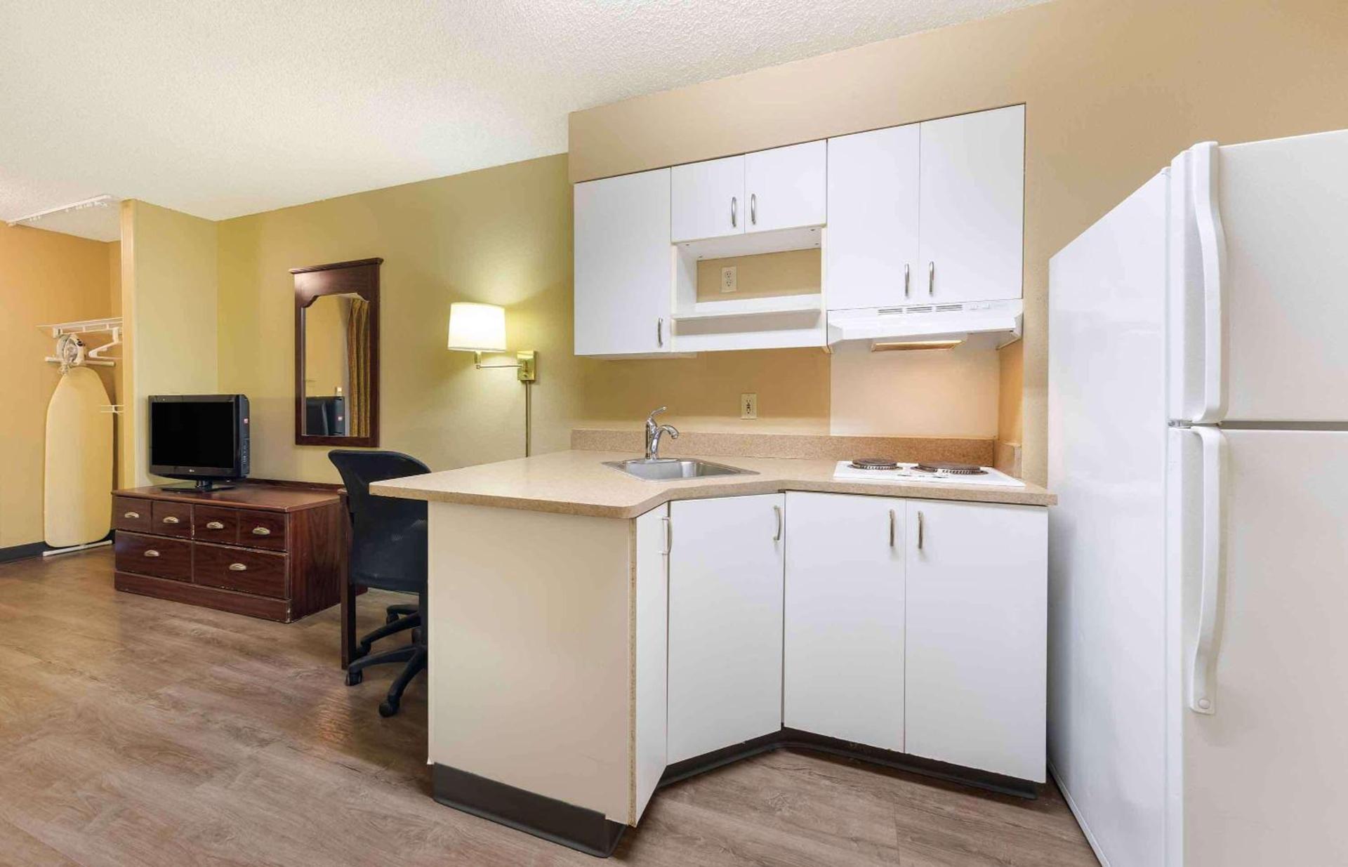 Studio 6 Suites Fresno North CA photo 27