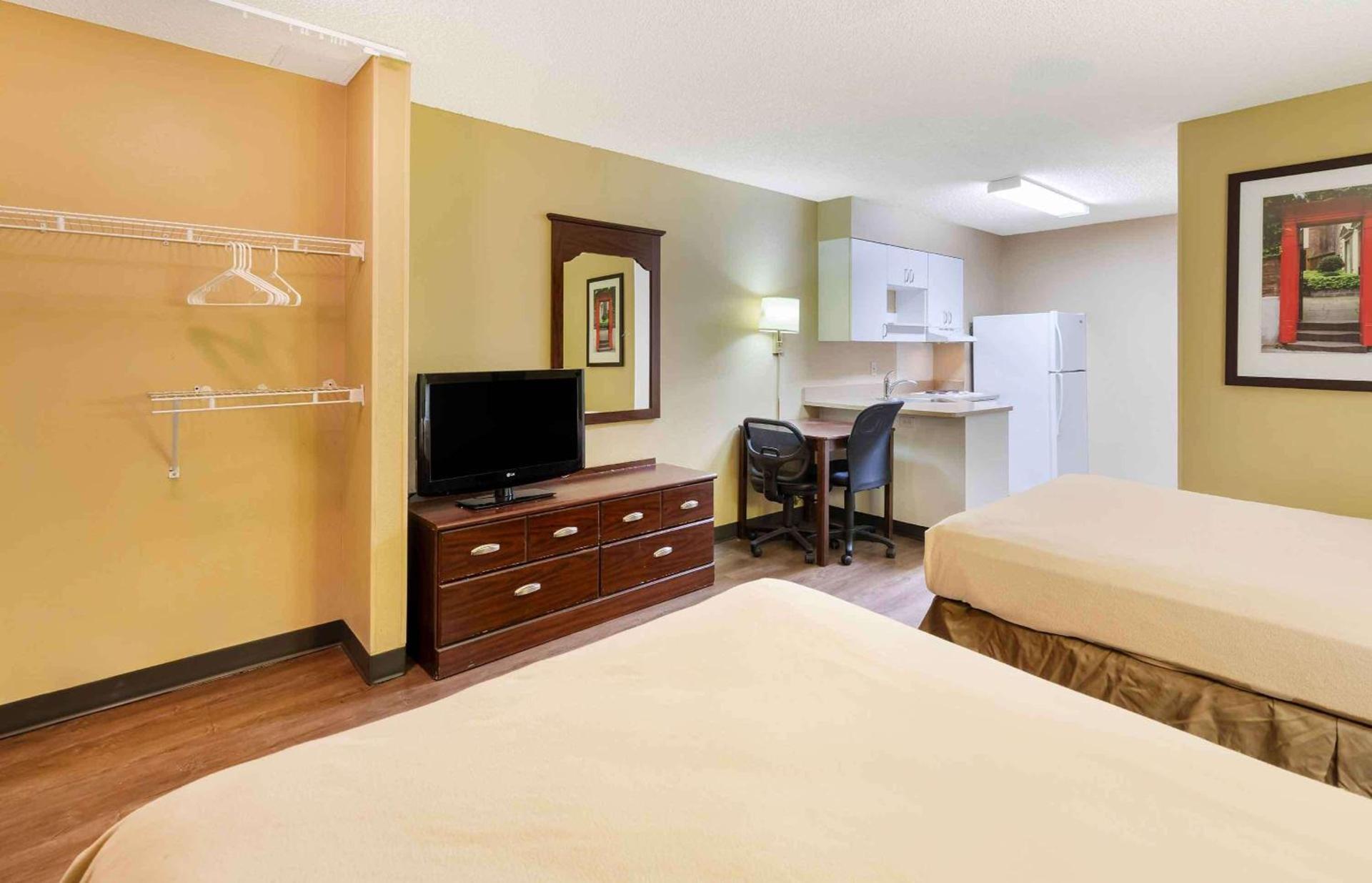 Studio 6 Suites Fresno North CA photo 26