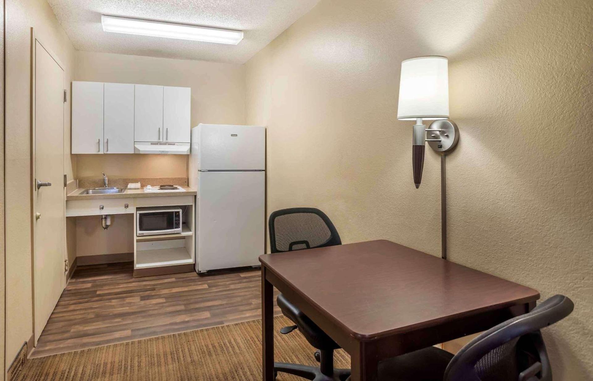 Studio 6 Suites Fresno North CA photo 31