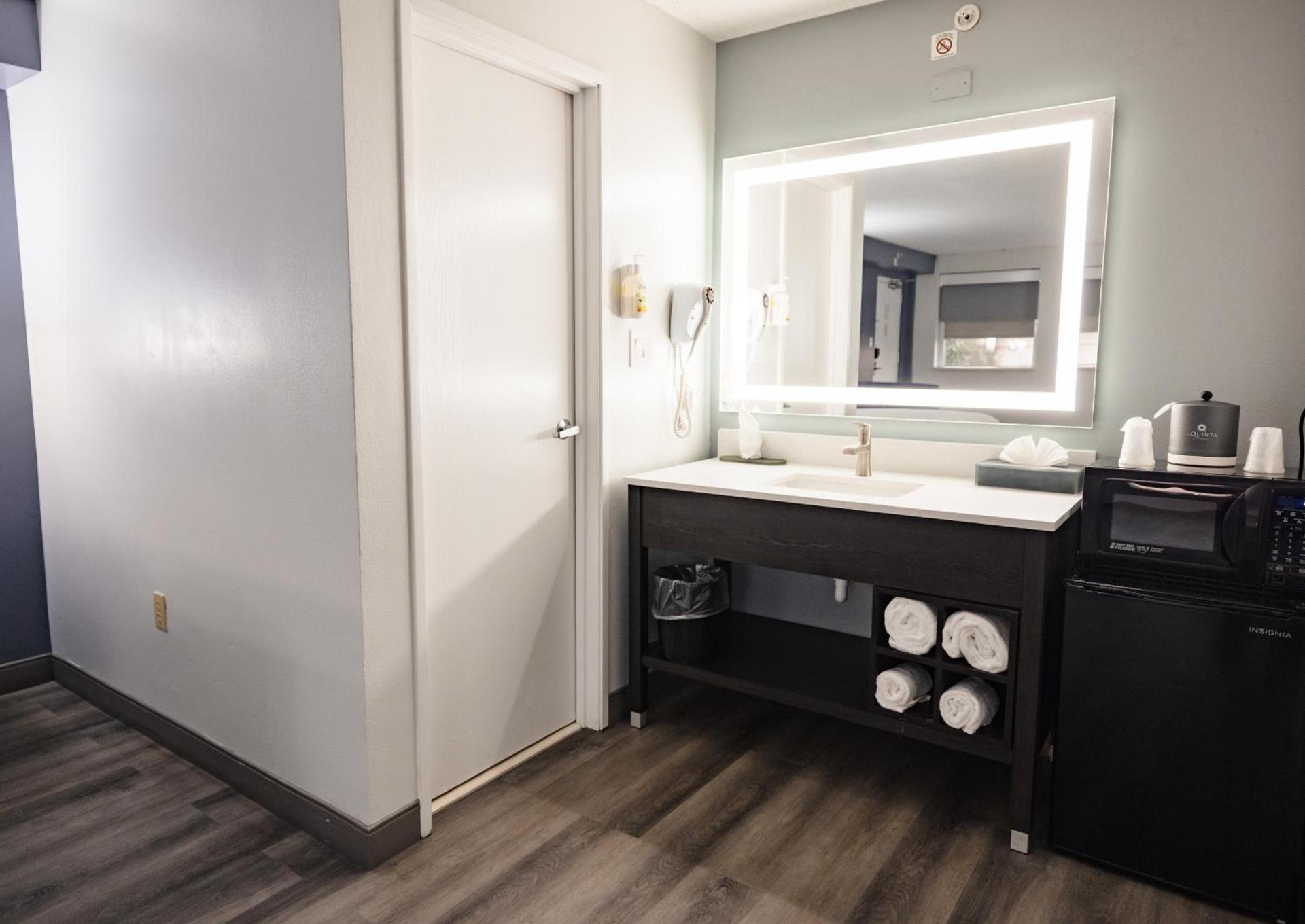 La Quinta Inn by Wyndham Tampa Near Busch Gardens photo 83
