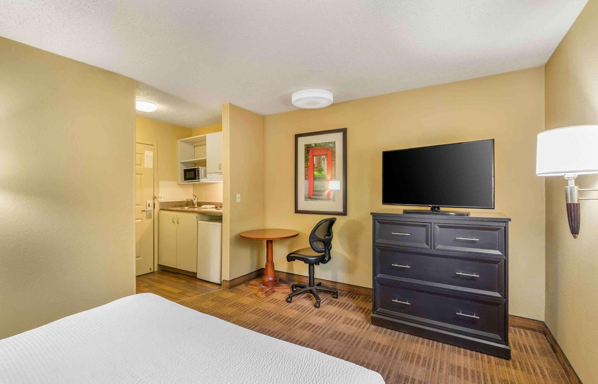 Extended Stay America Select Suites - Chesapeake - Churchland Blvd photo 9