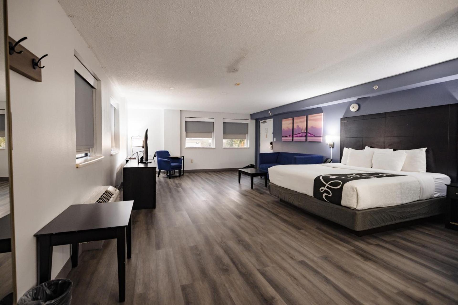 La Quinta Inn by Wyndham Tampa Near Busch Gardens photo 85
