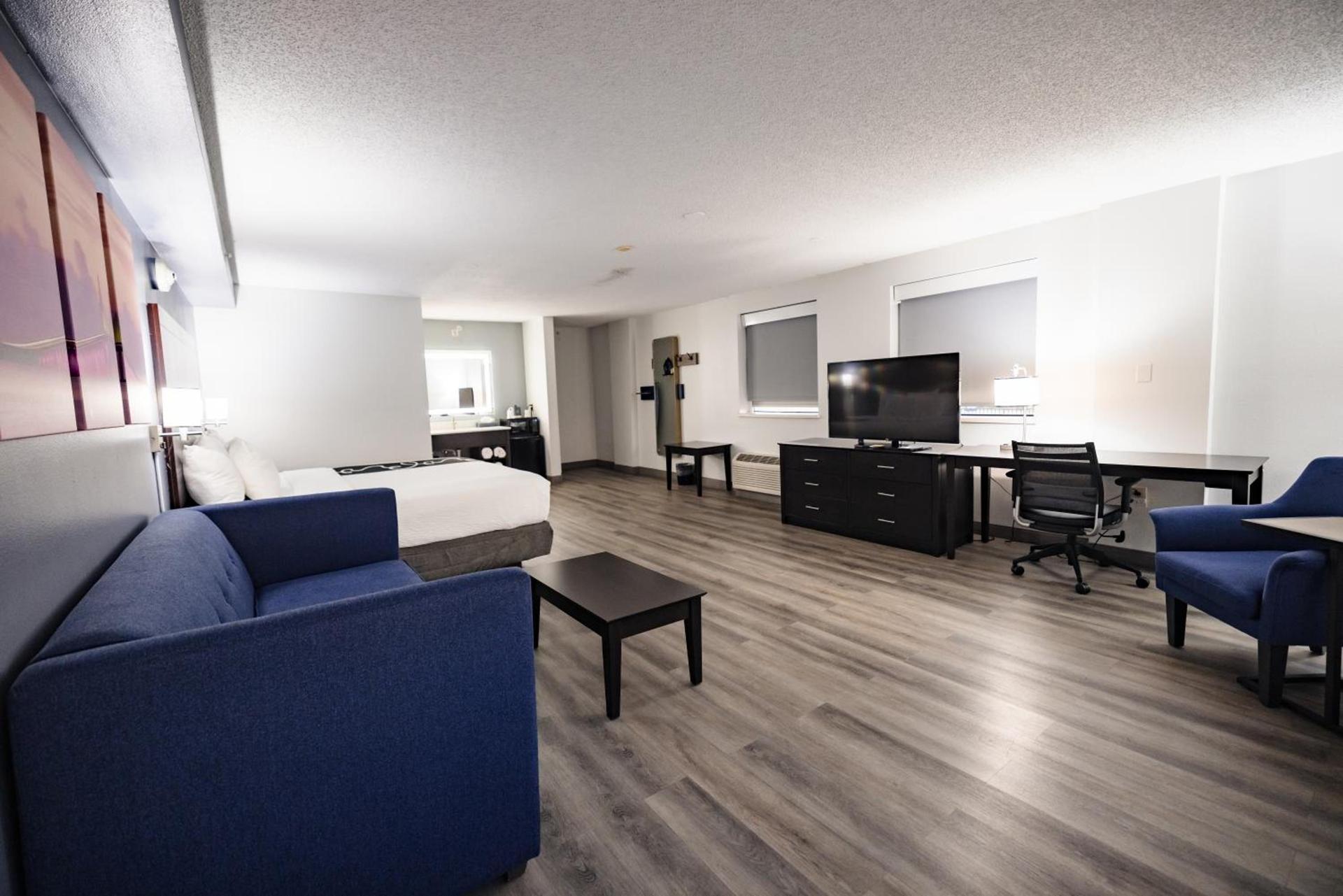 La Quinta Inn by Wyndham Tampa Near Busch Gardens photo 86