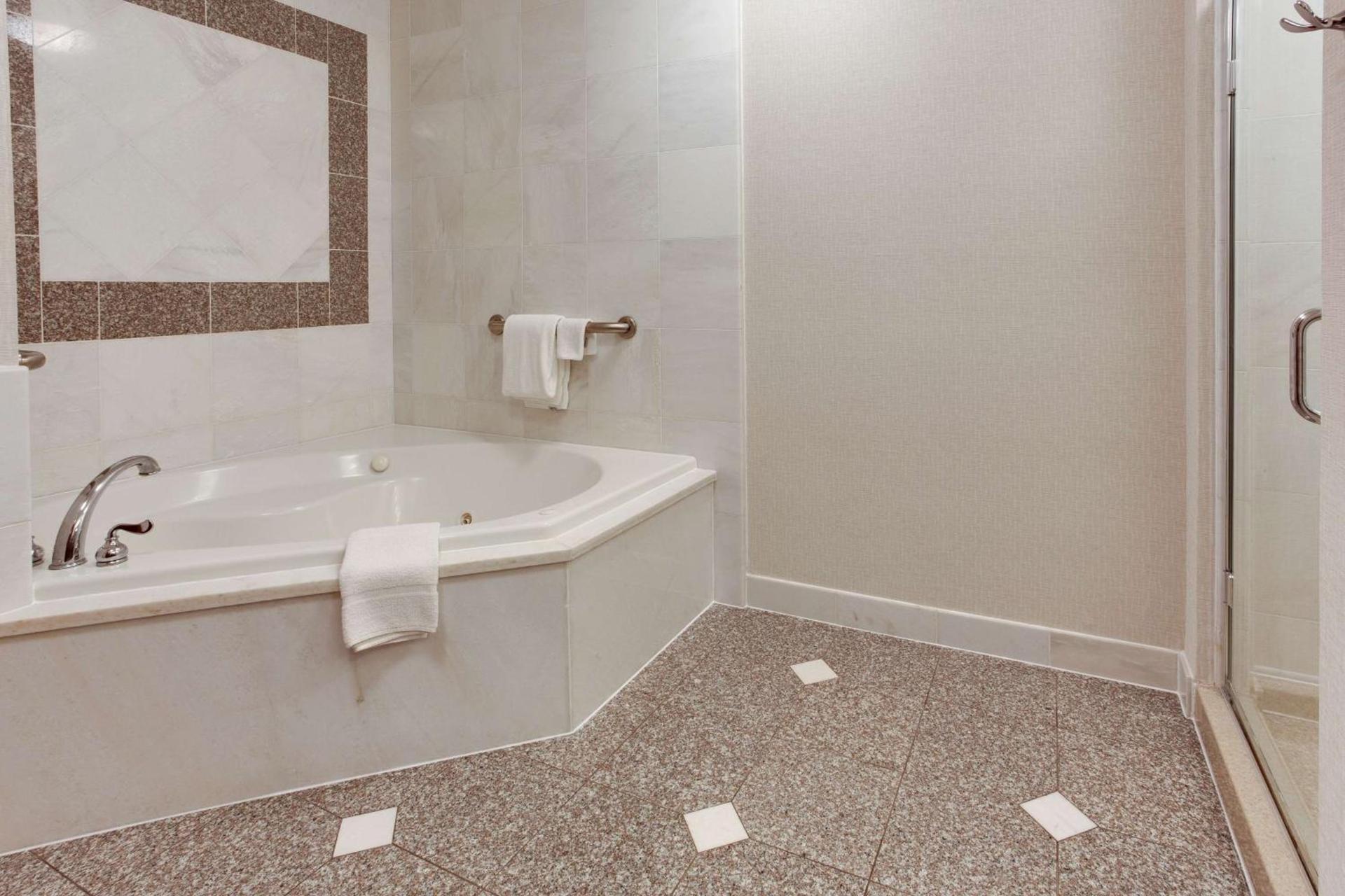 Drury Inn & Suites West Des Moines photo 24