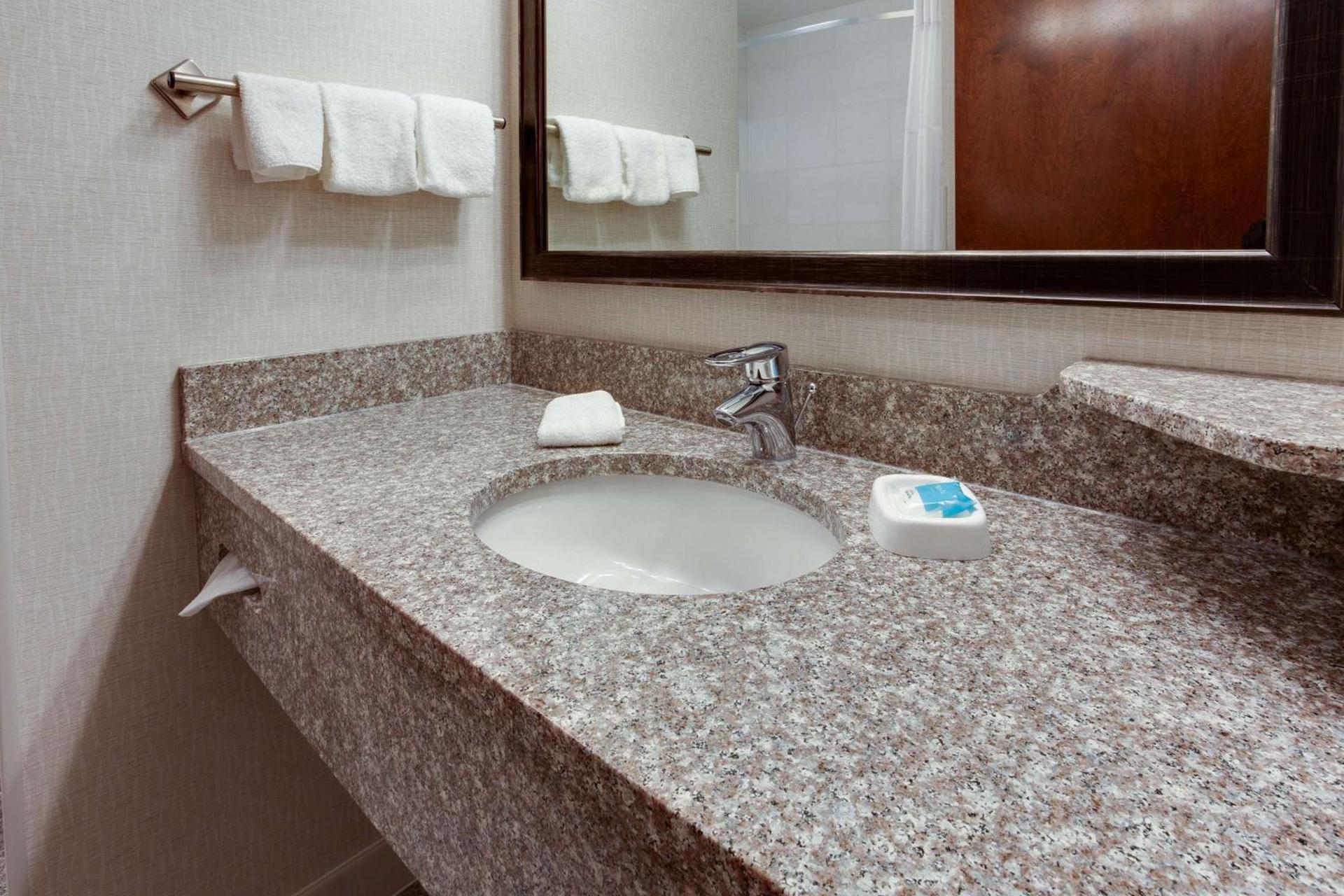 Drury Inn & Suites West Des Moines photo 27