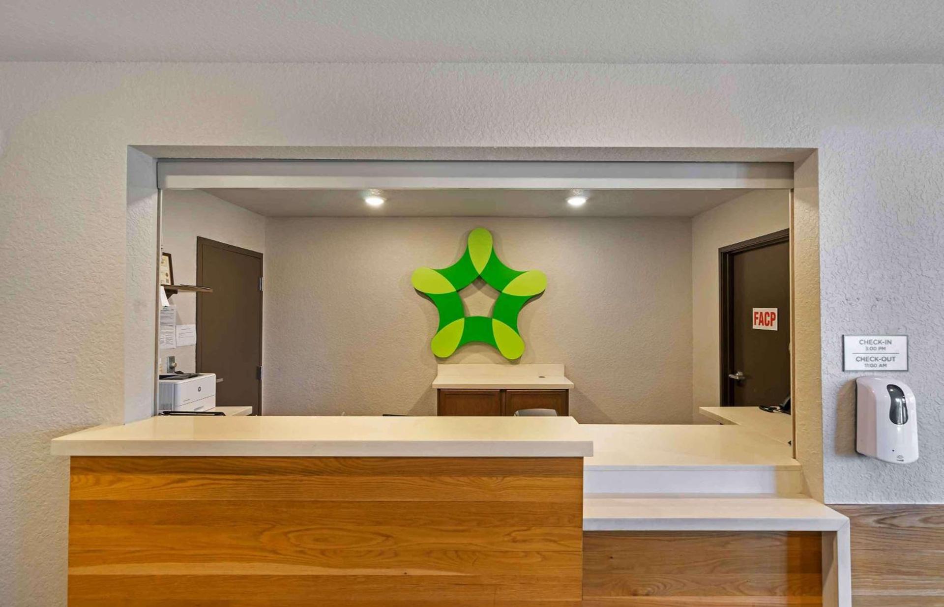 Extended Stay America Select Suites - Tampa - Brandon - East photo 3