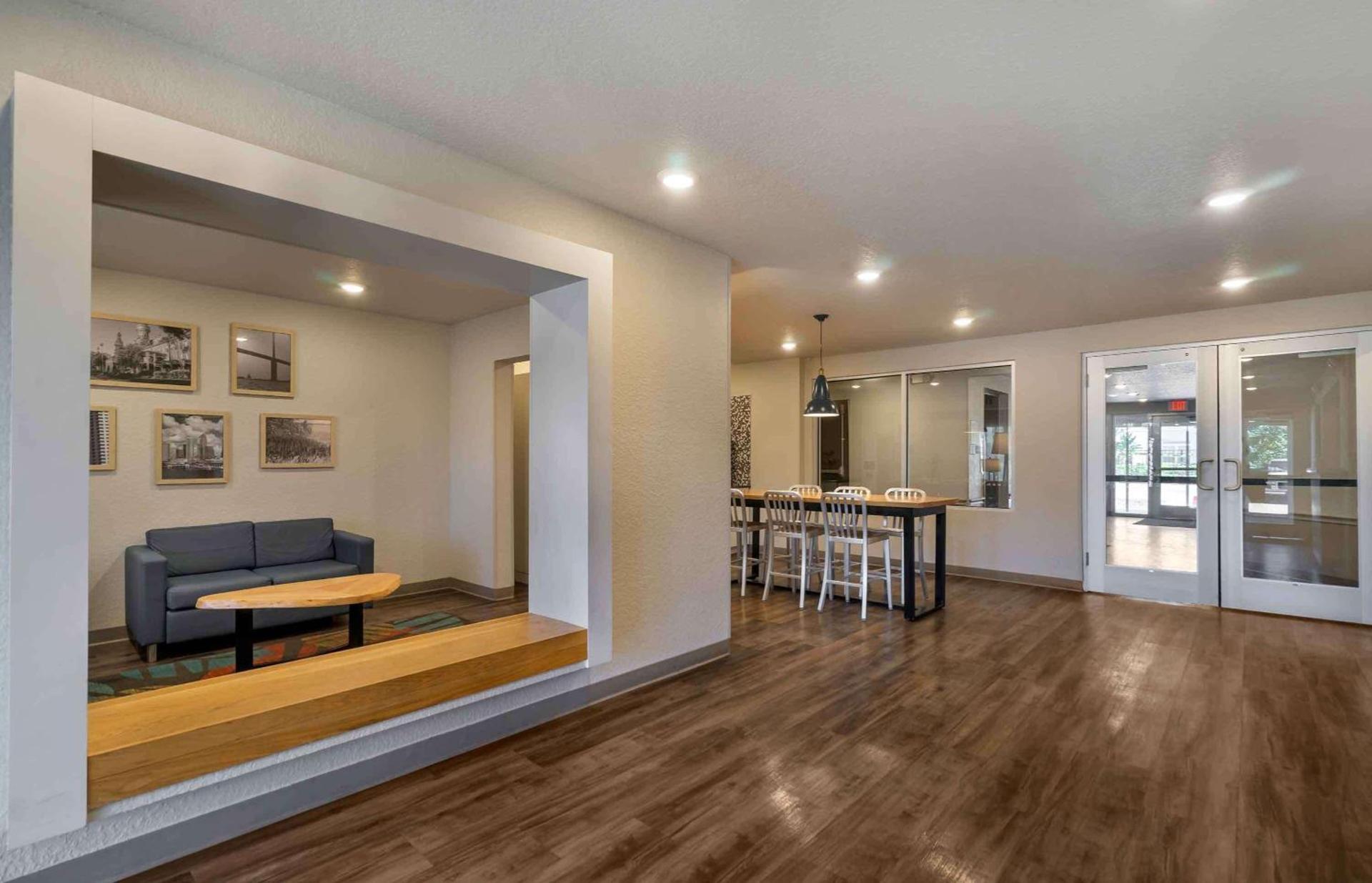 Extended Stay America Select Suites - Tampa - Brandon - East photo 4