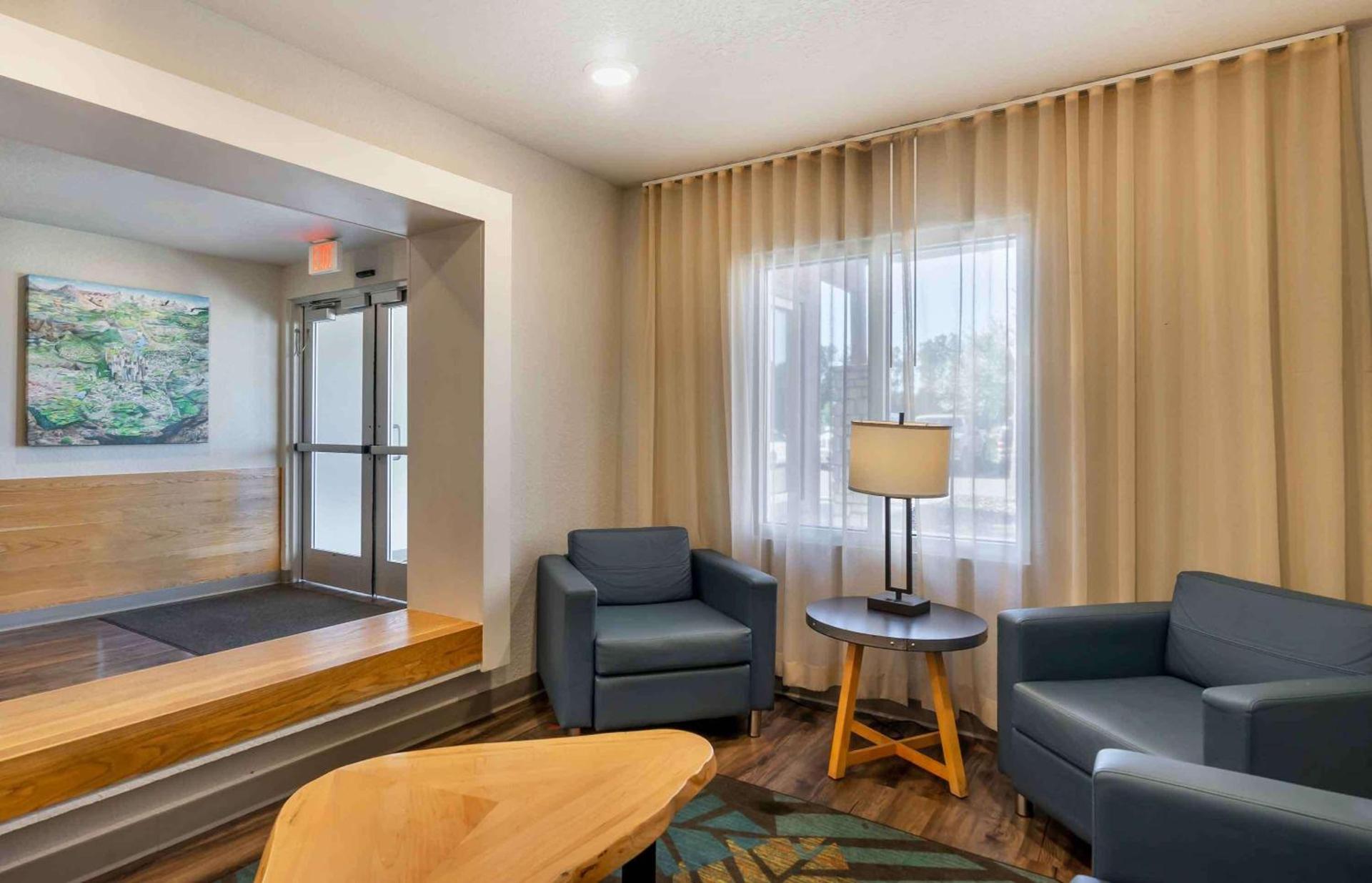 Extended Stay America Select Suites - Tampa - Brandon - East photo 5