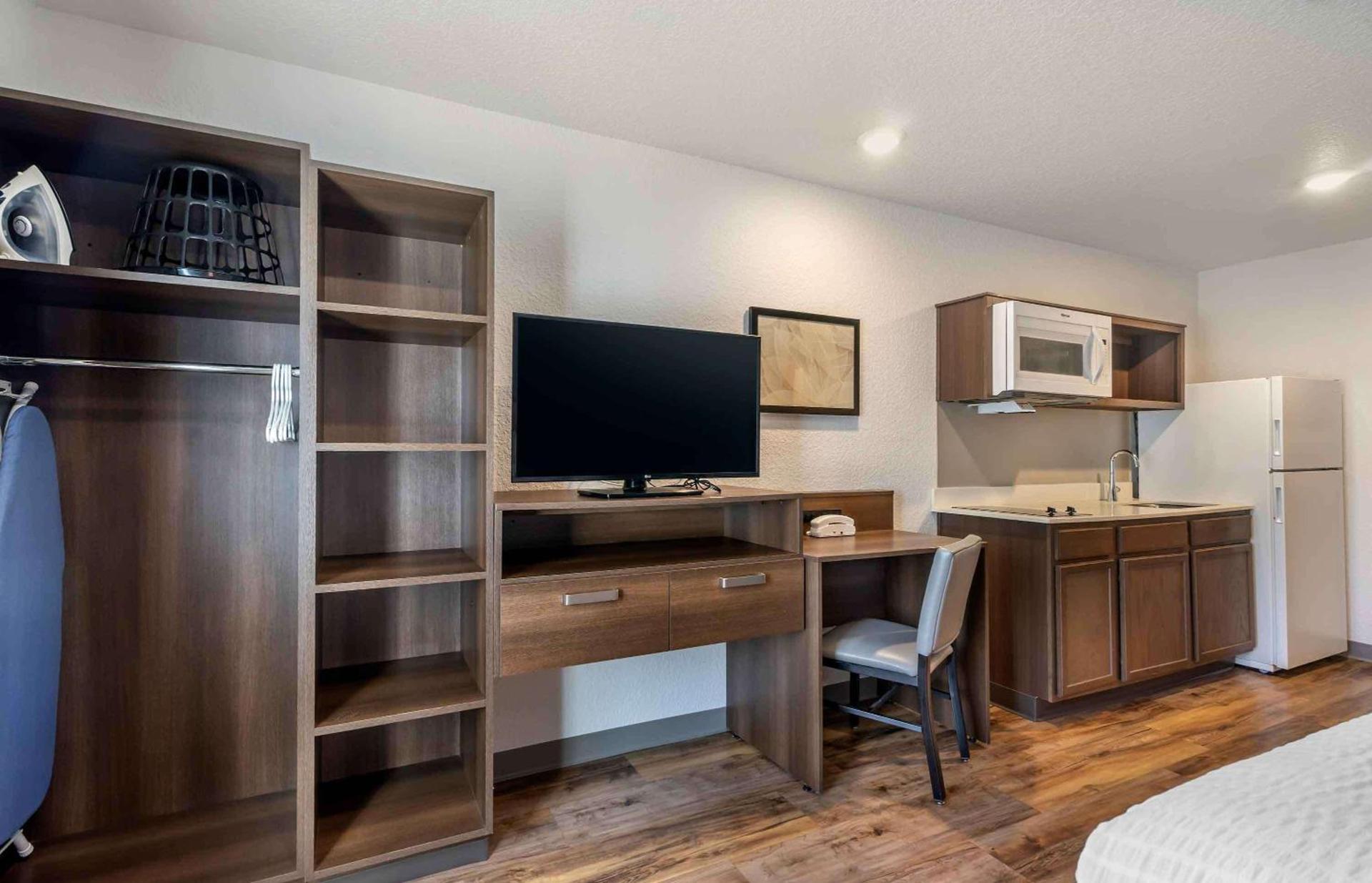 Extended Stay America Select Suites - Tampa - Brandon - East photo 8