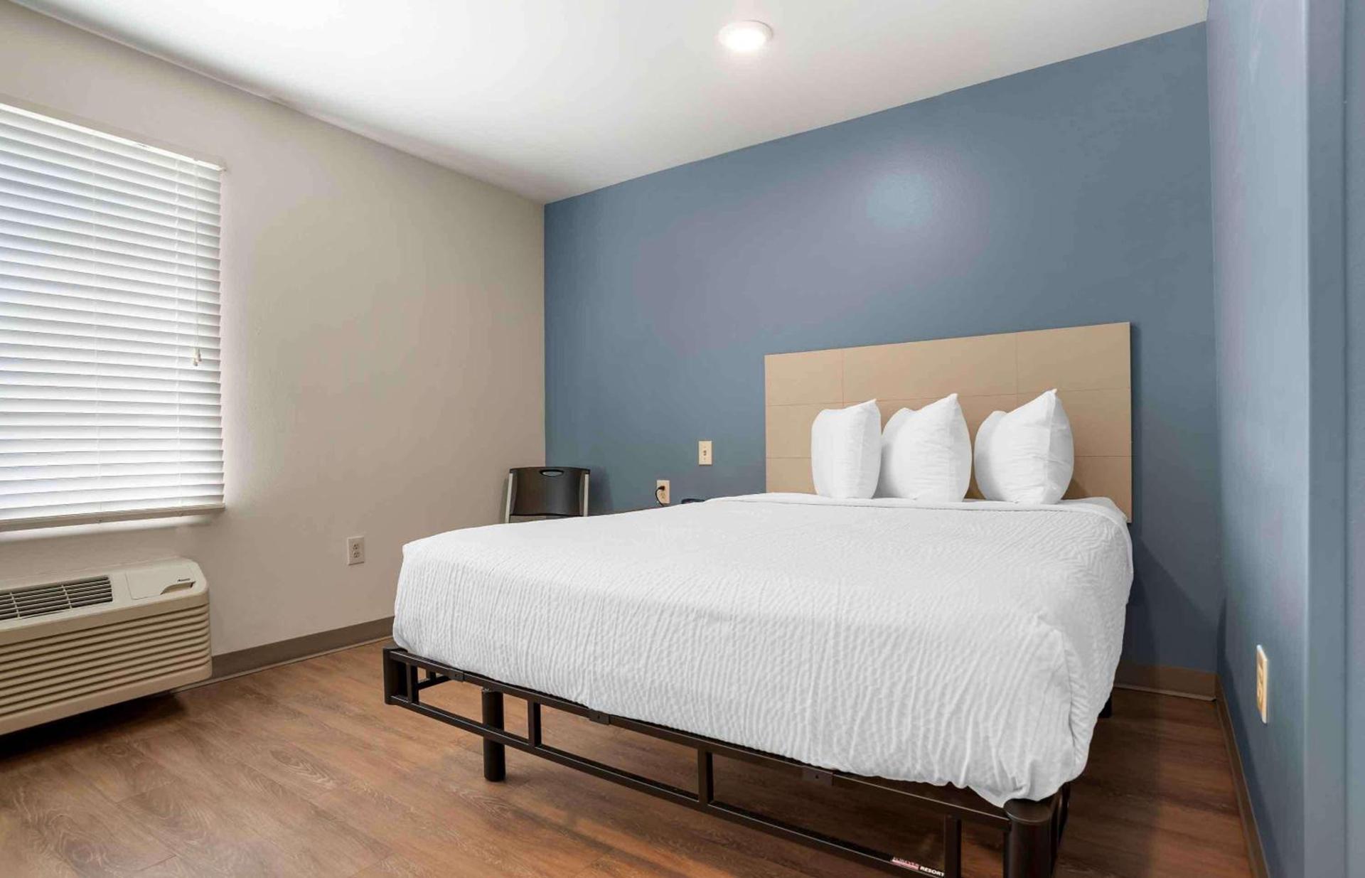 Extended Stay America Select Suites - Tampa - Brandon - East photo 11