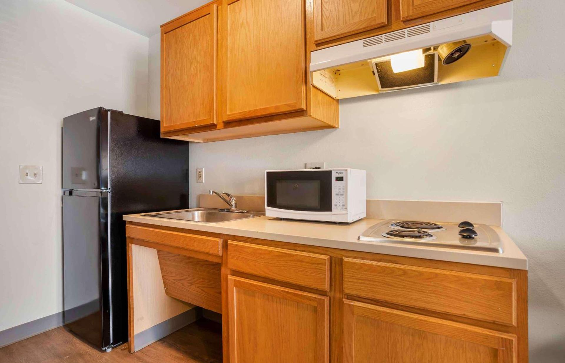 Extended Stay America Select Suites - Tampa - Brandon - East photo 13