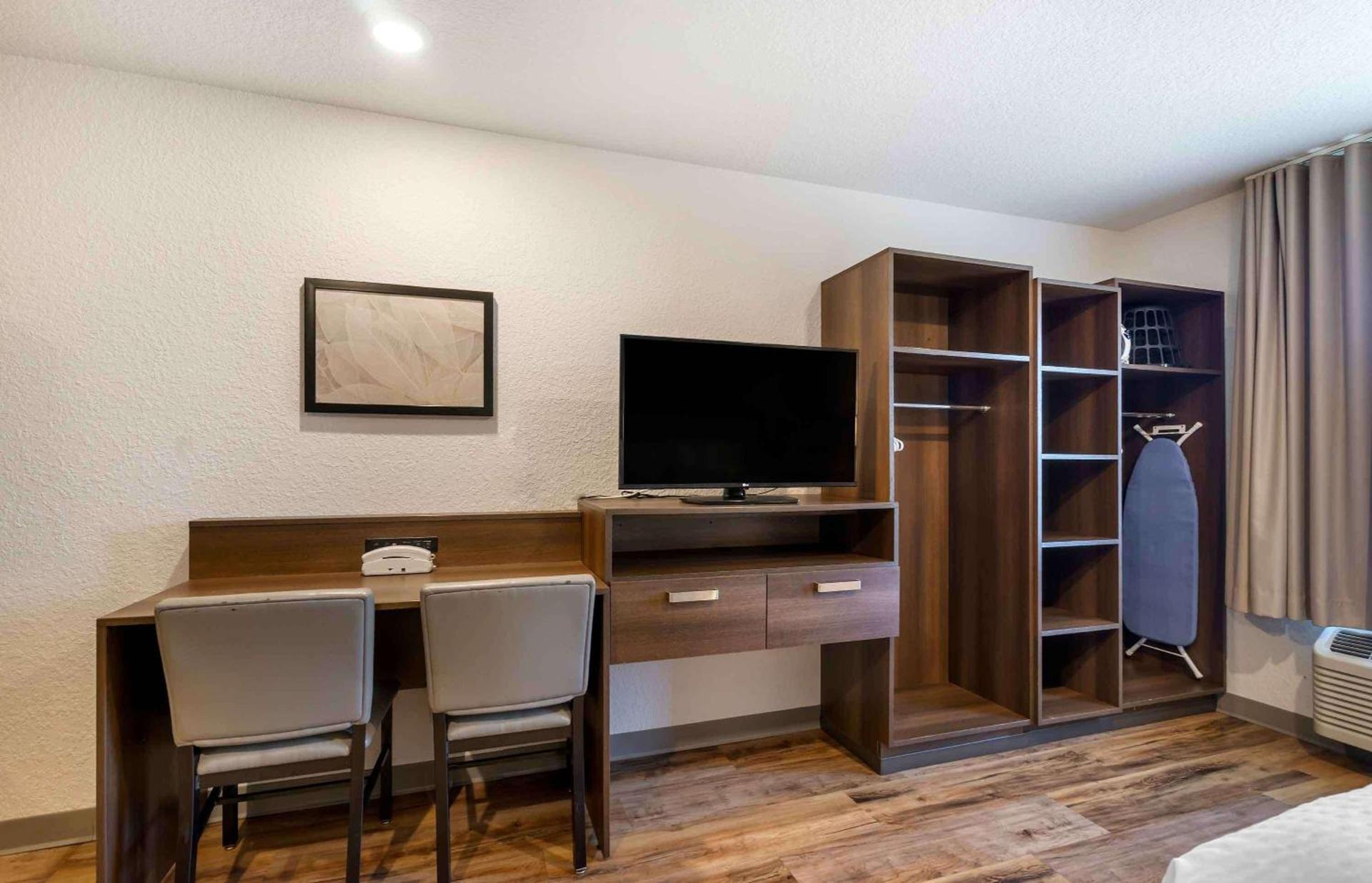 Extended Stay America Select Suites - Tampa - Brandon - East photo 24