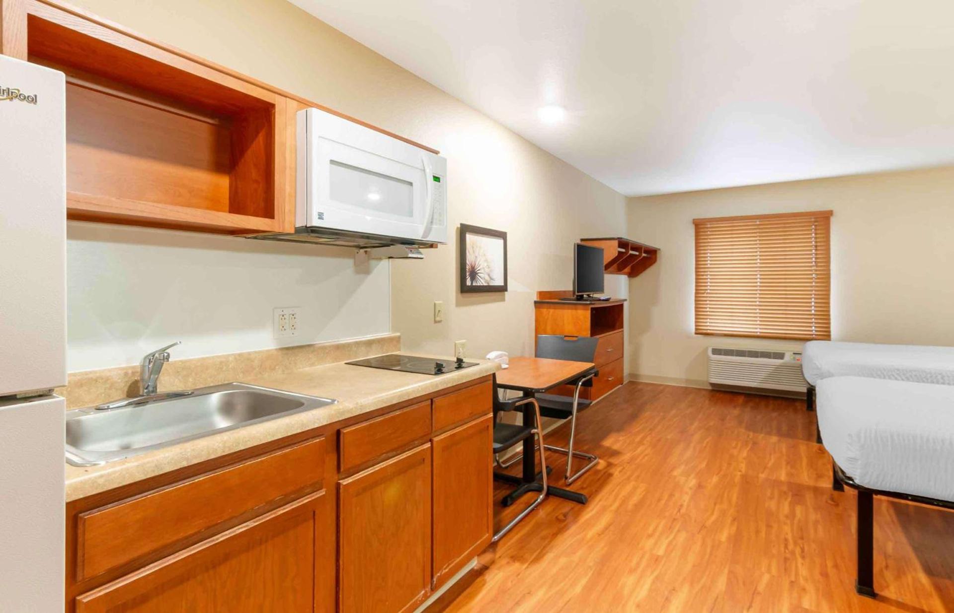 Extended Stay America Select Suites - Kansas City - Stadium photo 8